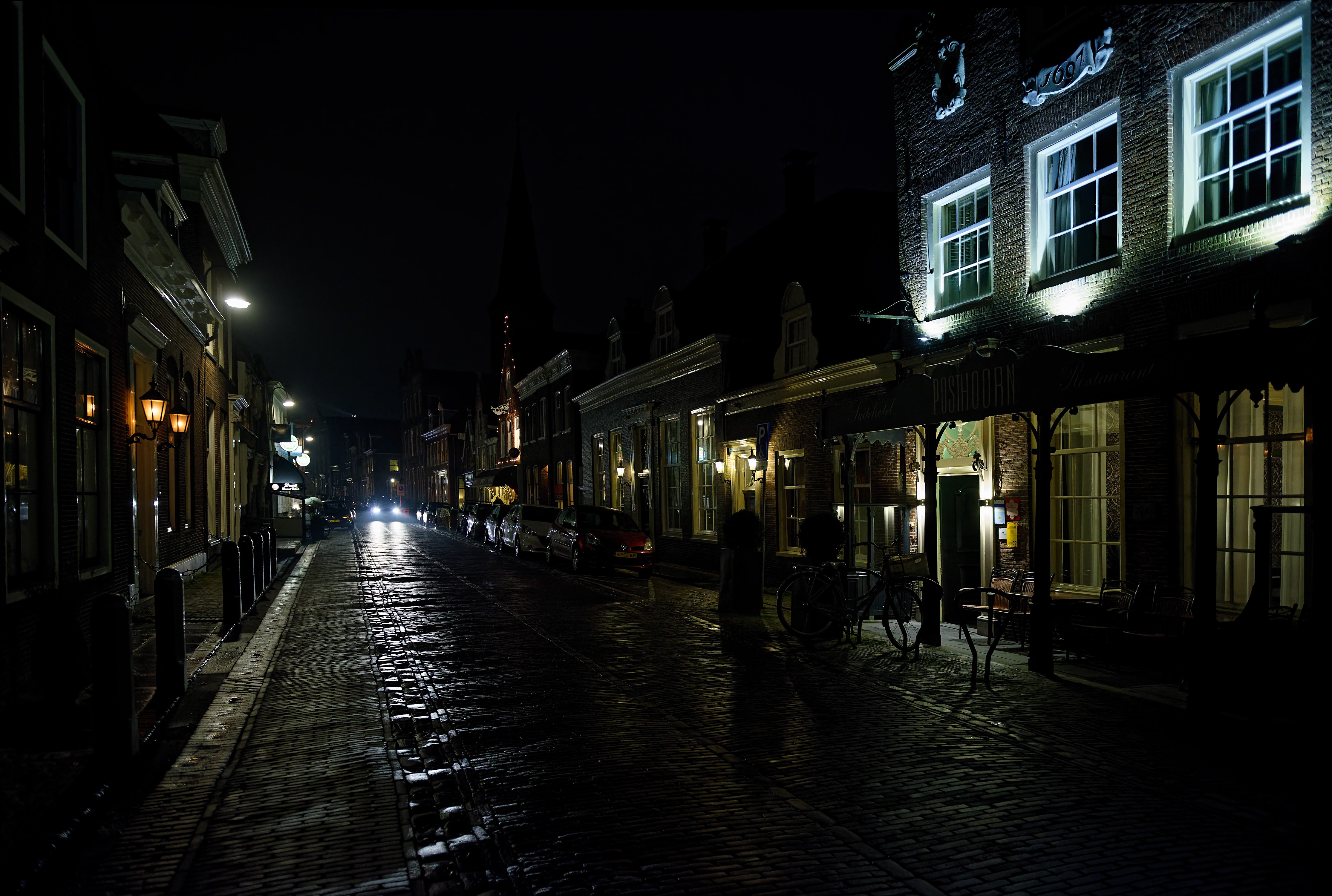 Monnickendam, Netherlands Street at Night HD Wallpaper