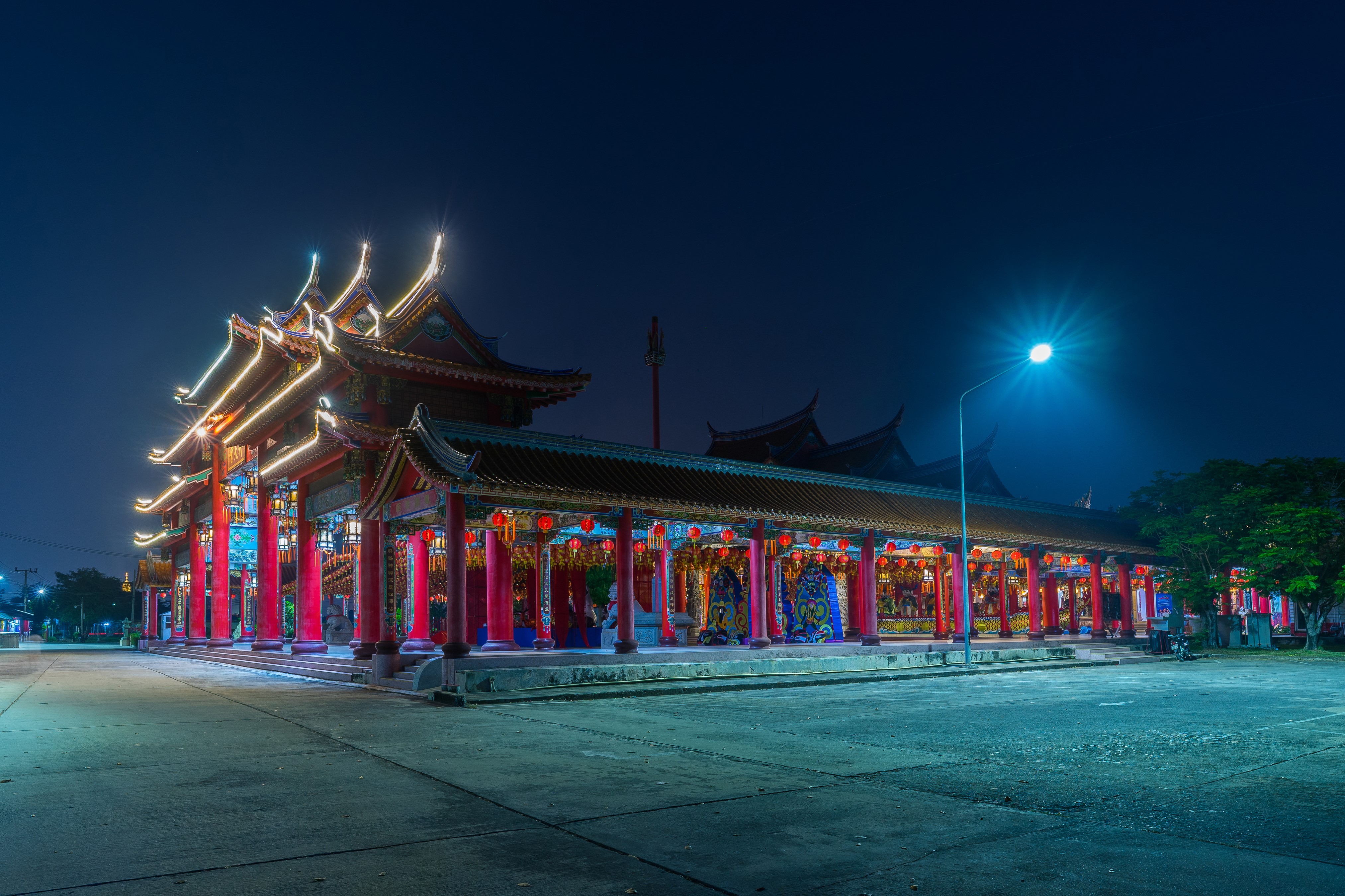 Chinese Temple at Night in Samut Prakan, Thailand HD Wallpaper