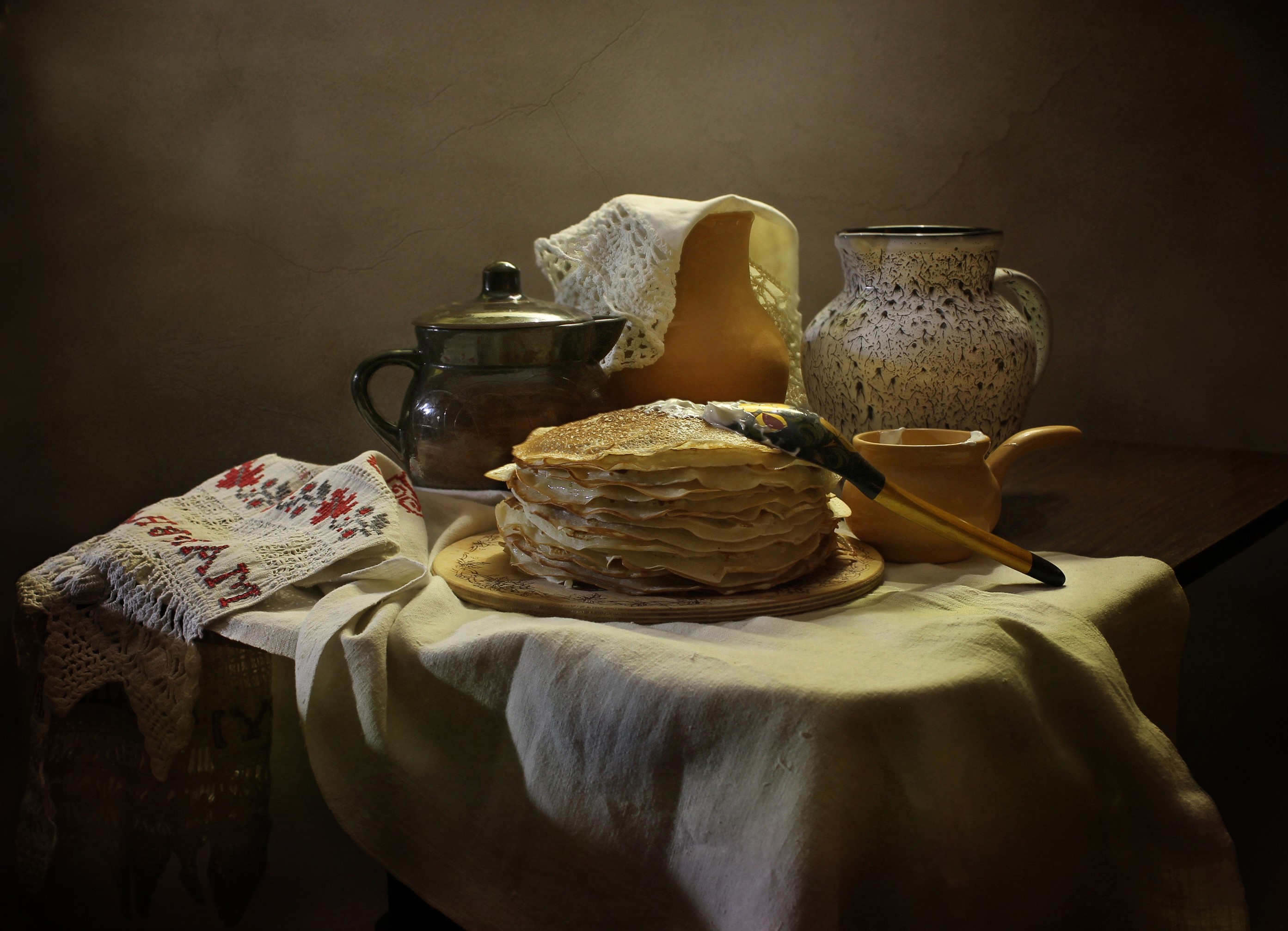 Still-life with pancakes and pottery HD Wallpaper