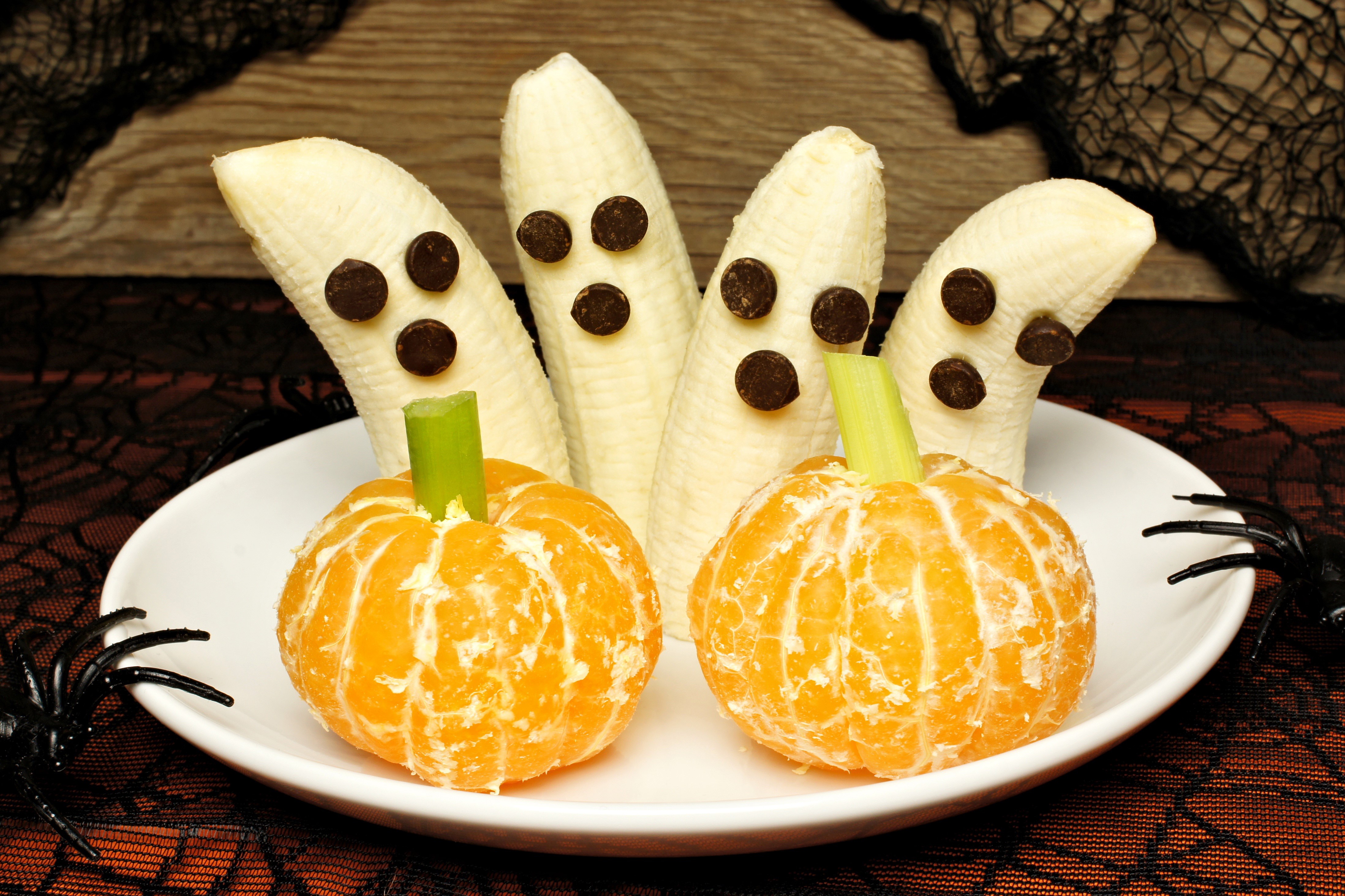 Halloween Banana Ghosts and Clementine Pumpkins on a Plate HD Wallpaper