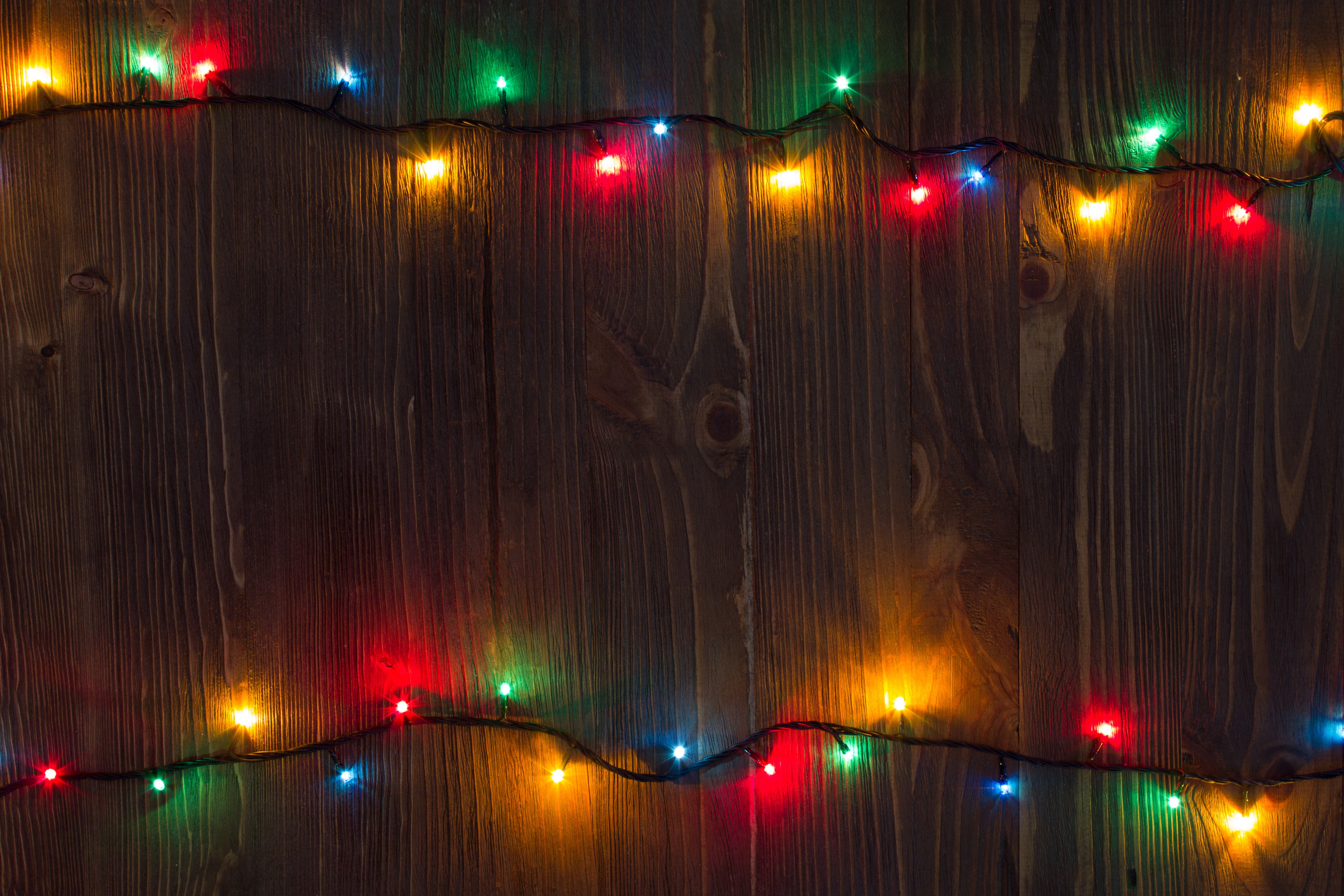 Fairy lights on wood planks HD Wallpaper