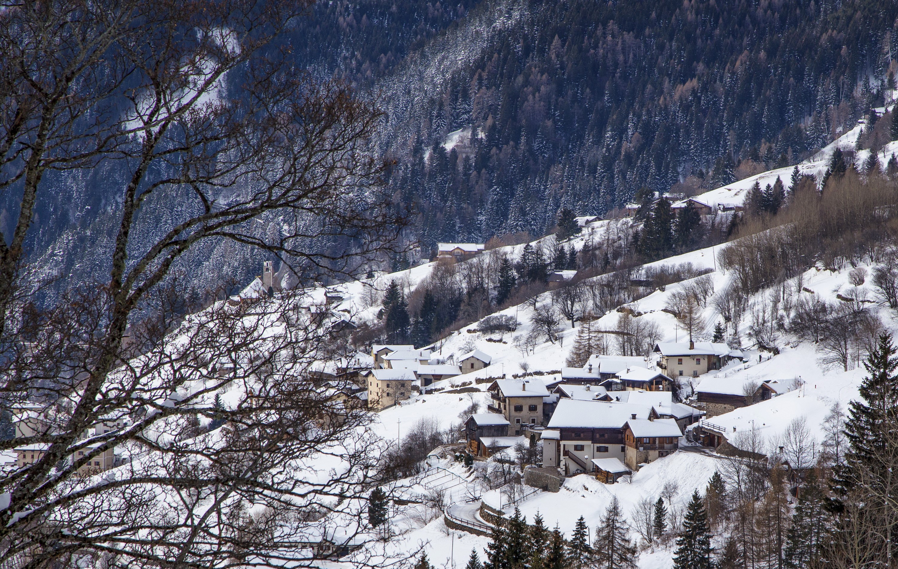 Snowy village in the Alps, Italy HD Wallpaper