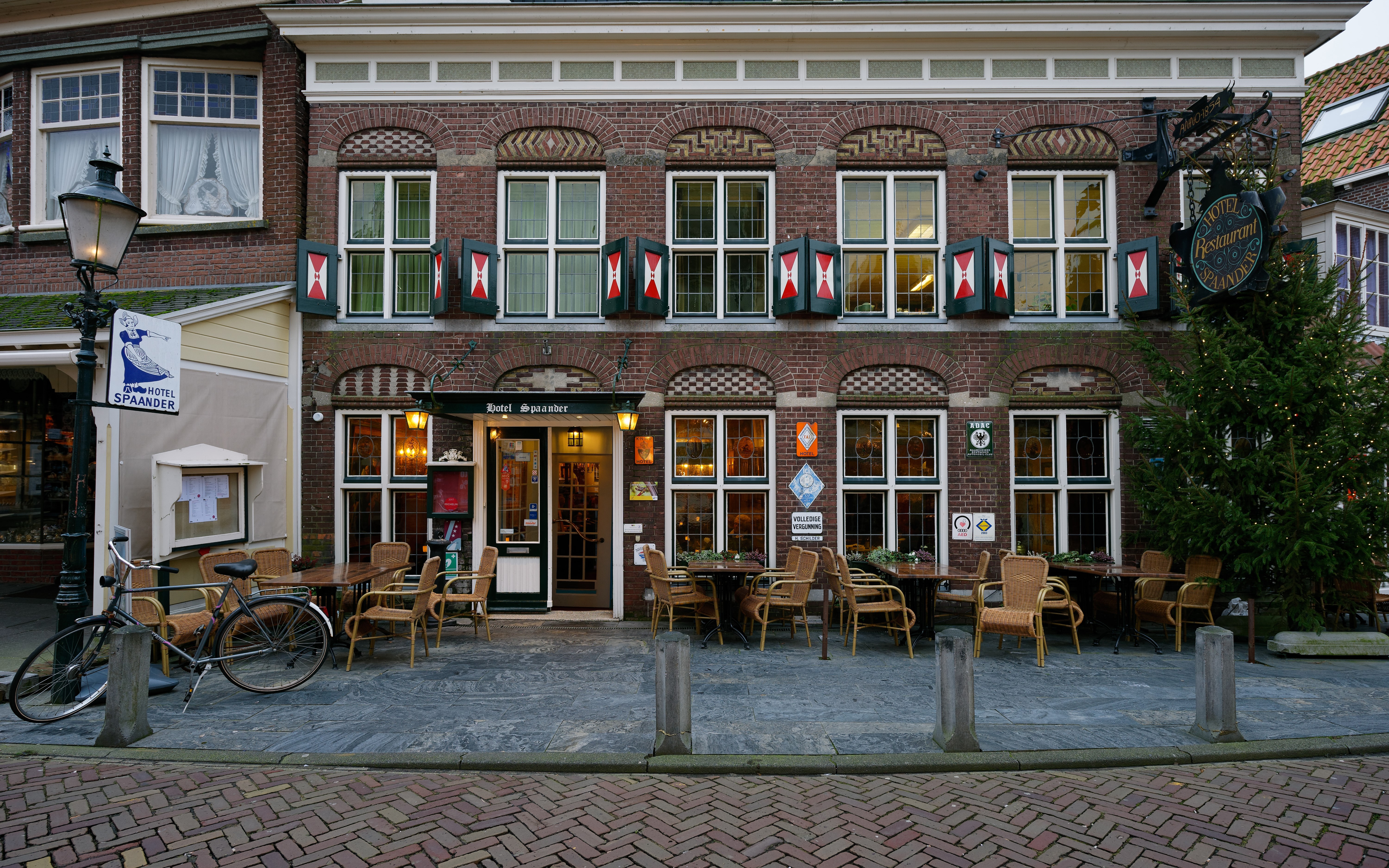 Hotel Restaurant Spaander in Volendam, Netherlands HD Wallpaper