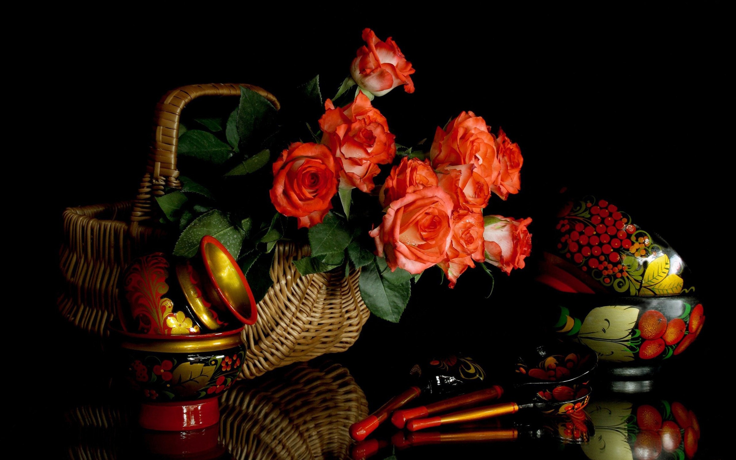 Still-life with roses in a basket and Russian folk art HD Wallpaper