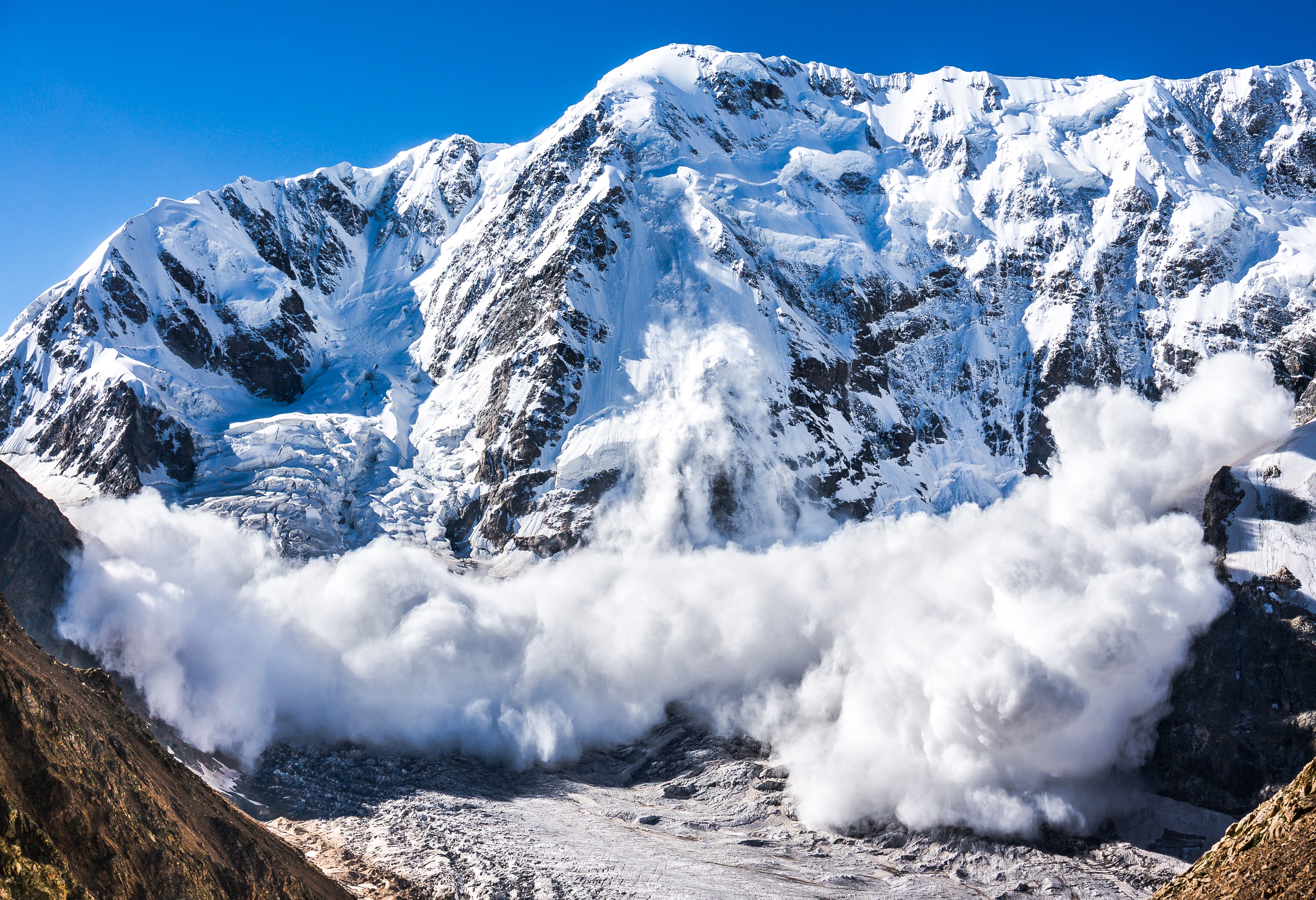 Avalanche in the Swiss Alps HD Wallpaper