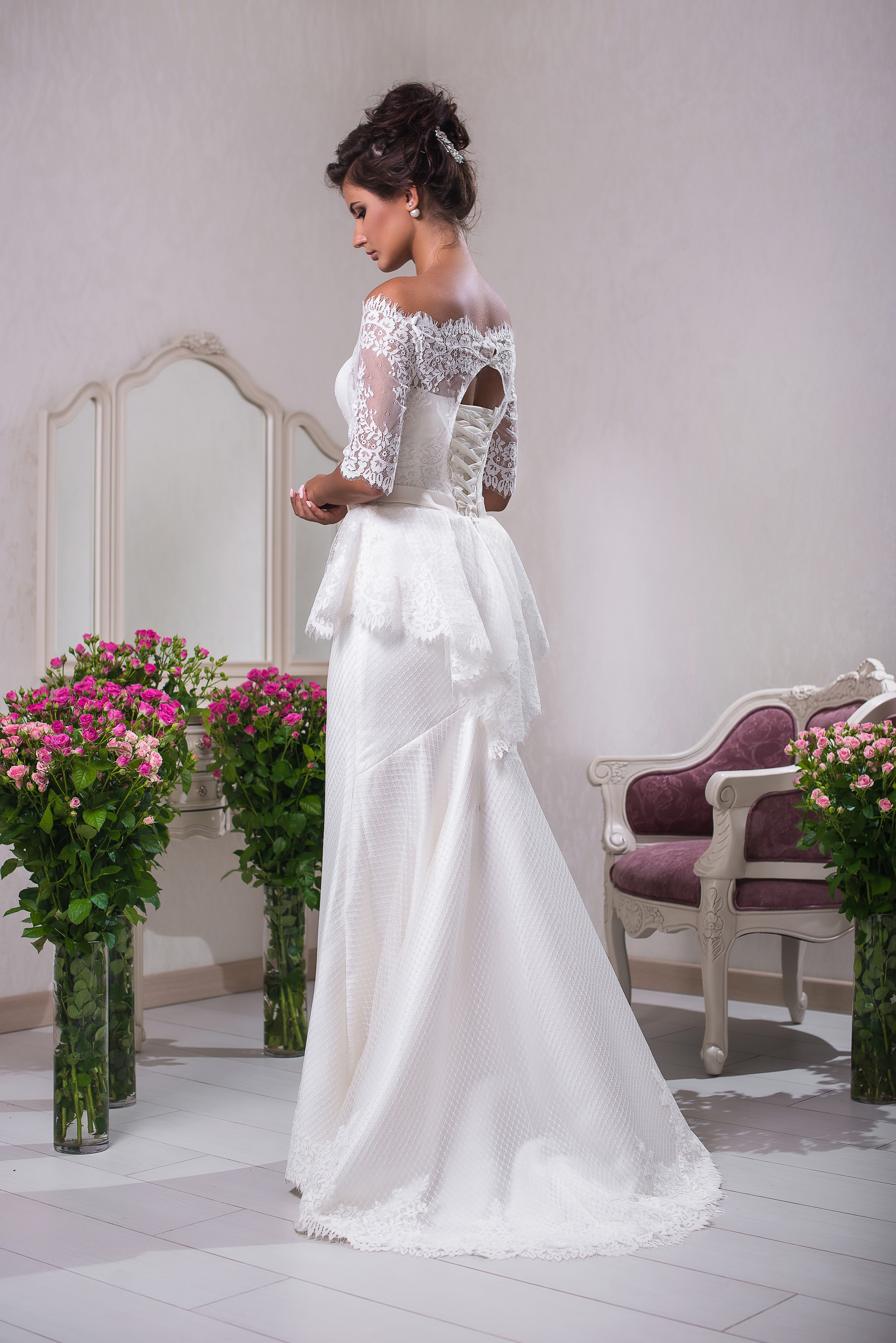 Bride in a white wedding dress with lace sleeves HD Phone Wallpaper