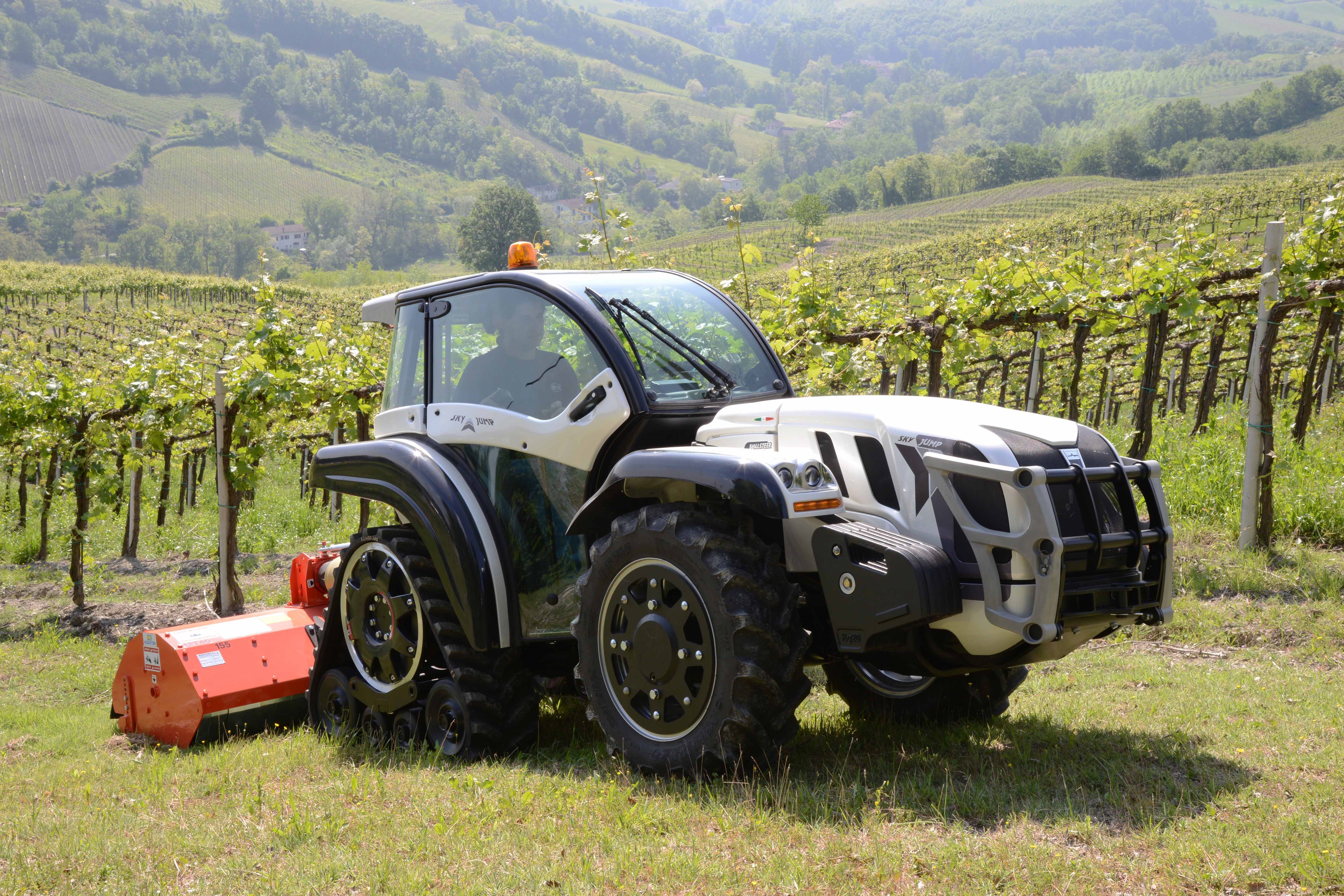 2015-17 BCS Sky Jump V95 Dualsteer tractor in vineyard HD Wallpaper