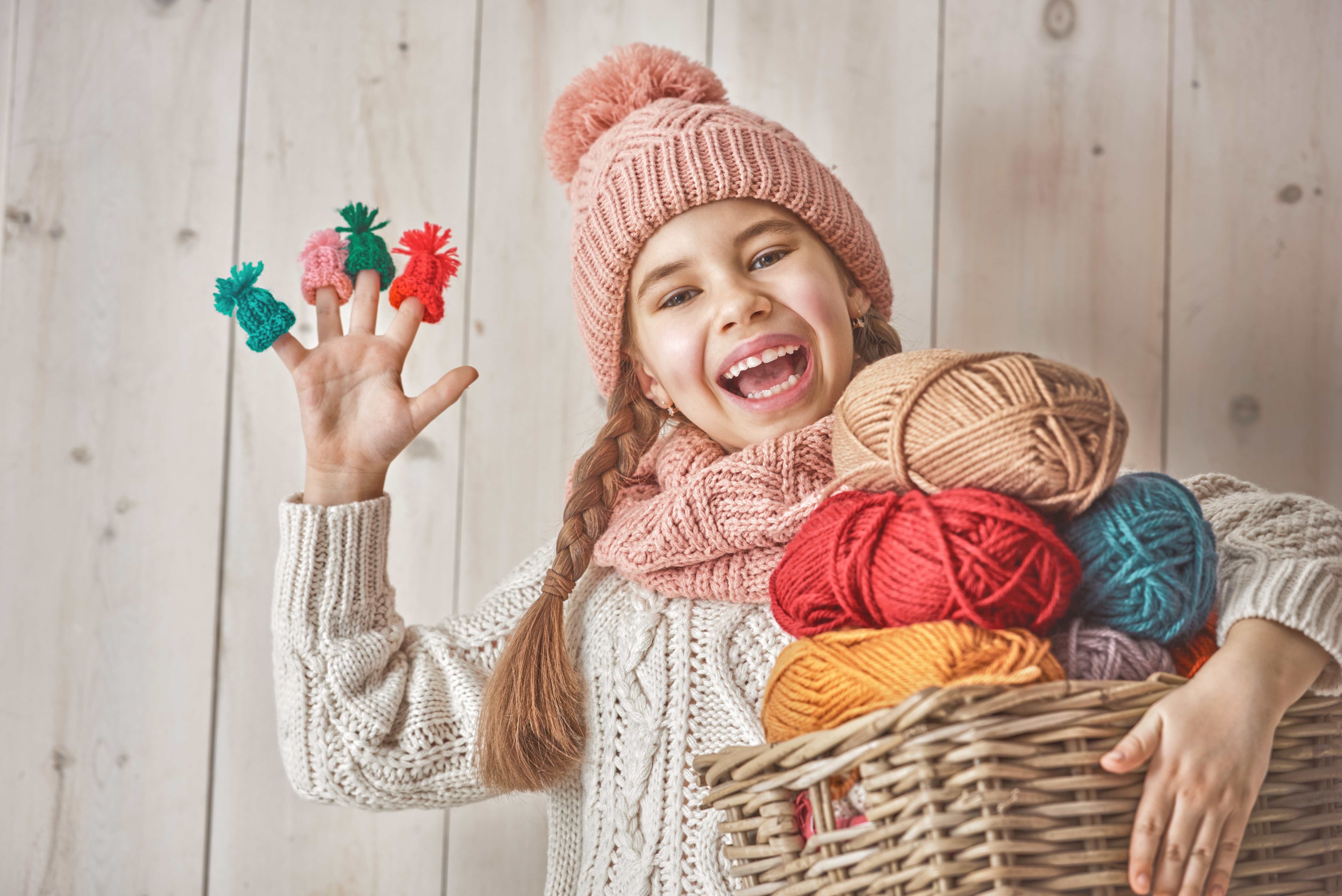 Girl with yarn and finger hats HD Wallpaper