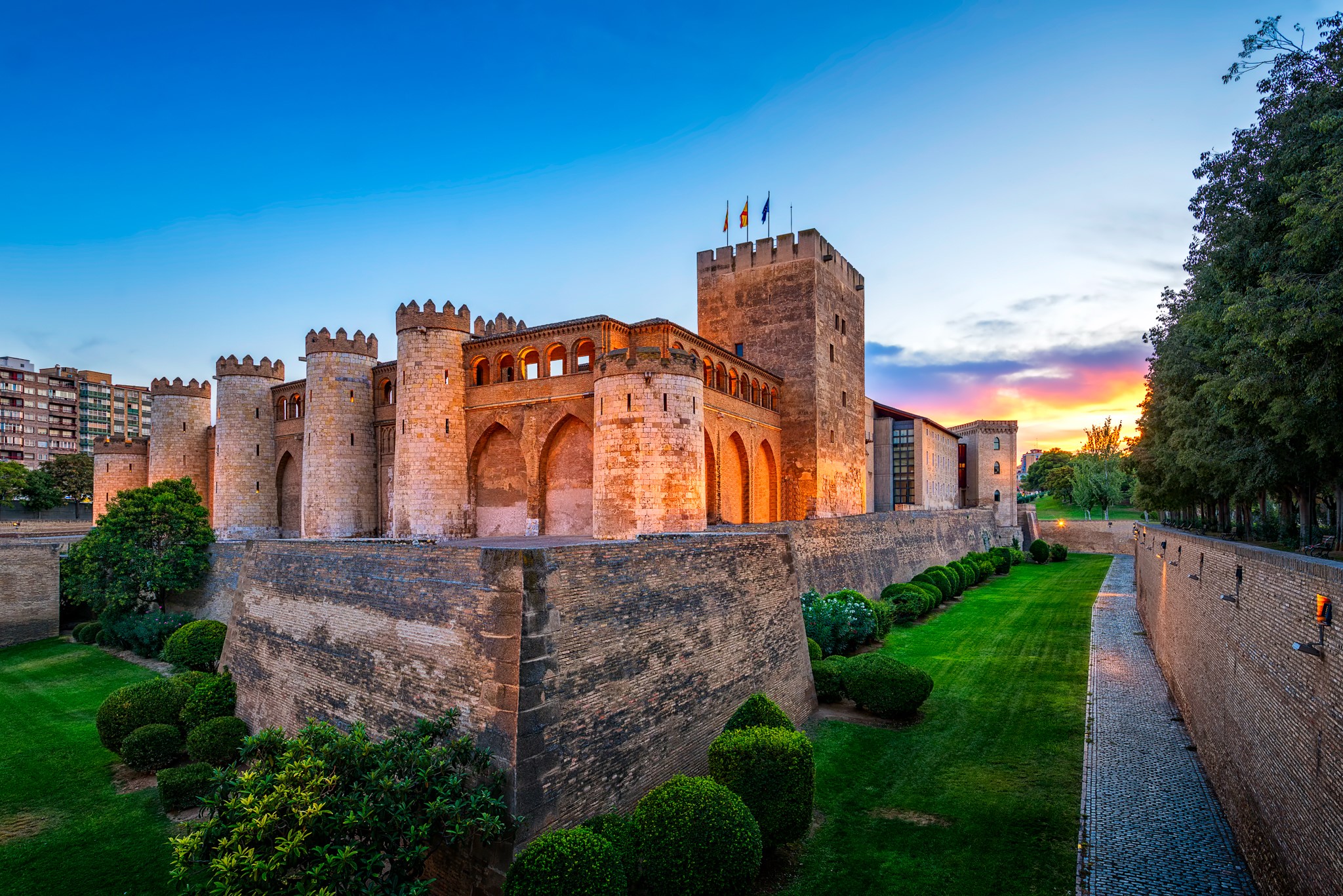 Palace of La Aljafería in Zaragoza, Spain HD Wallpaper
