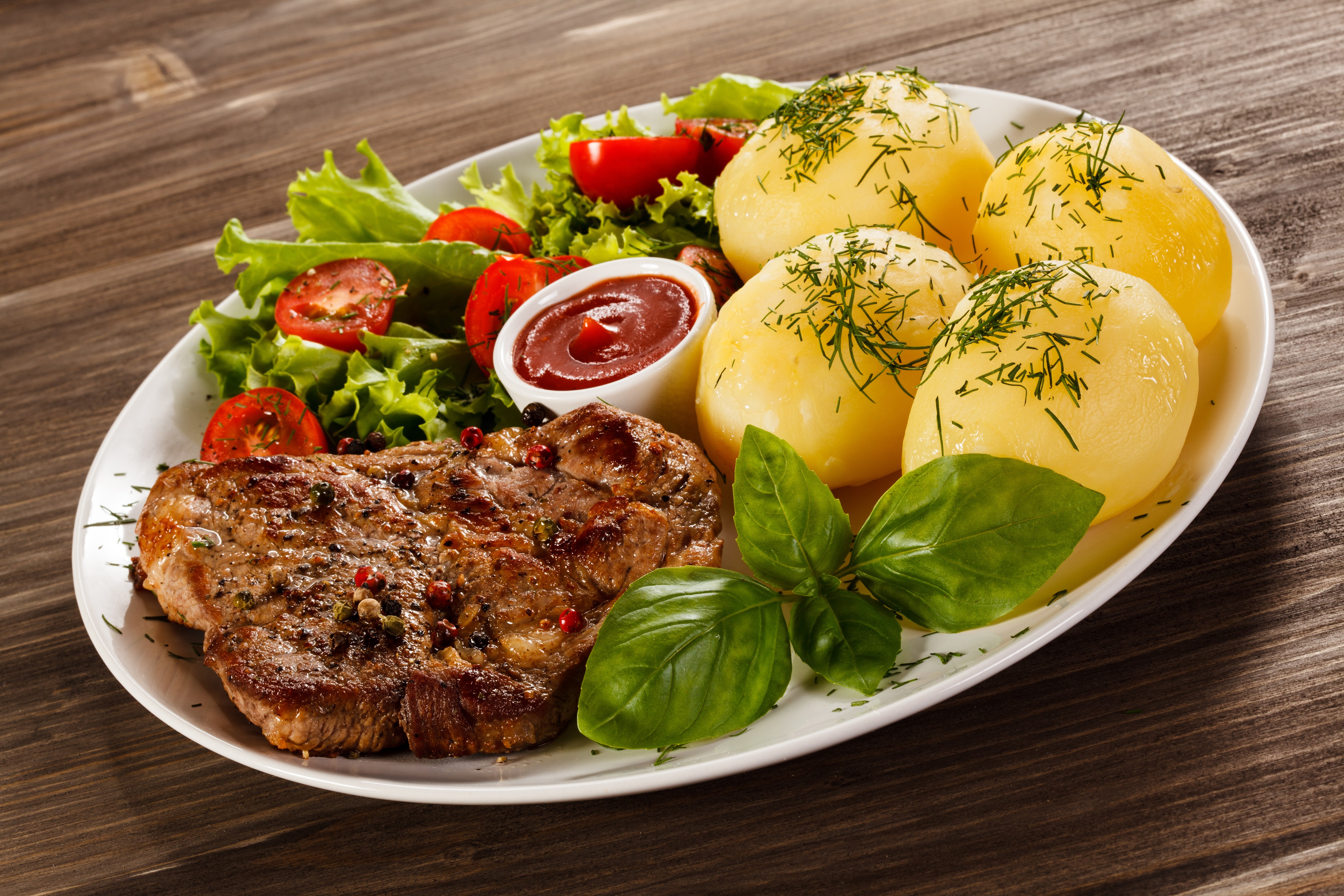 Steak with Potatoes and Salad on a Plate HD Wallpaper