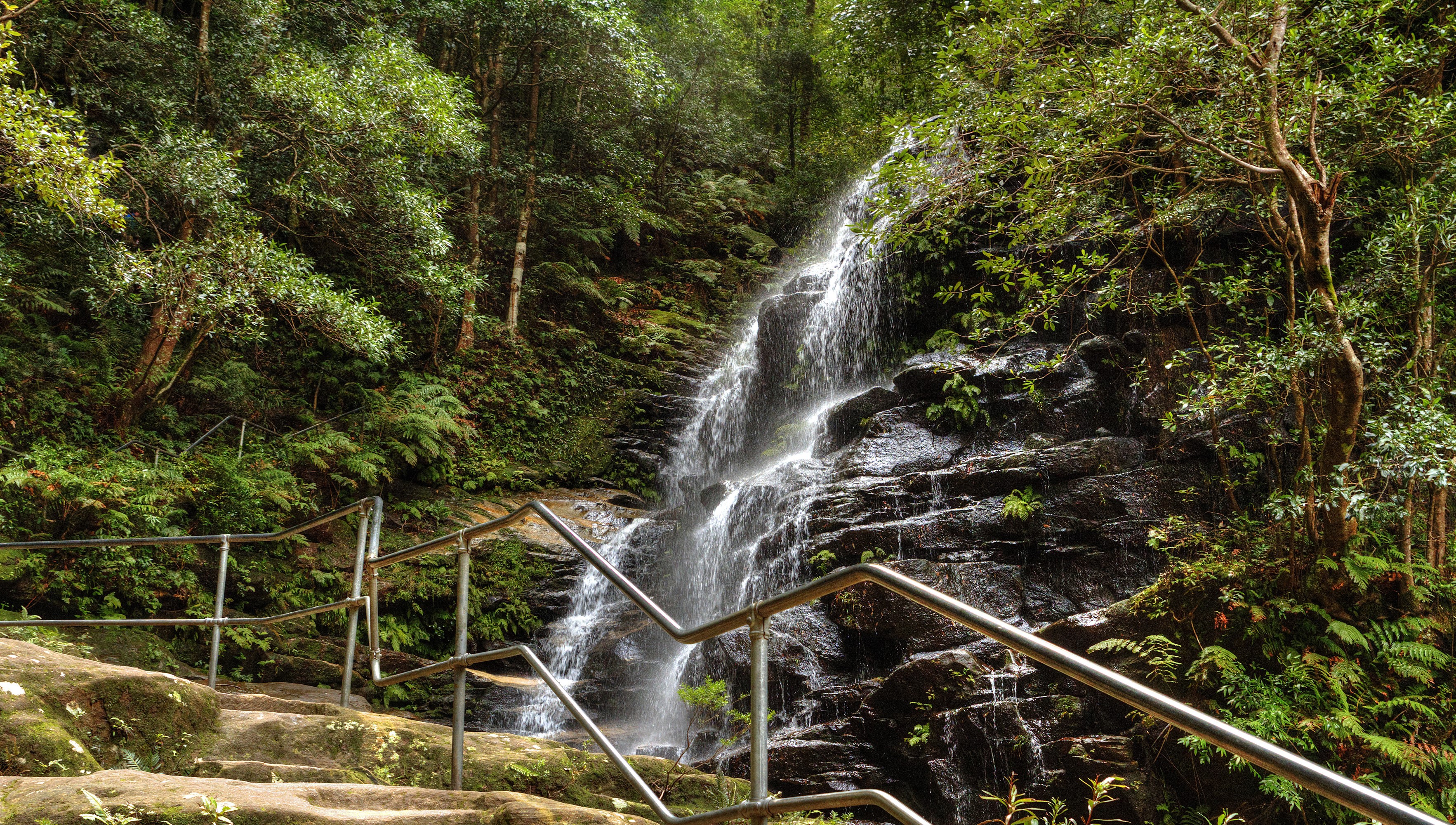 Sylvia Falls waterfall in Blue Mountains, Australia HD Wallpaper