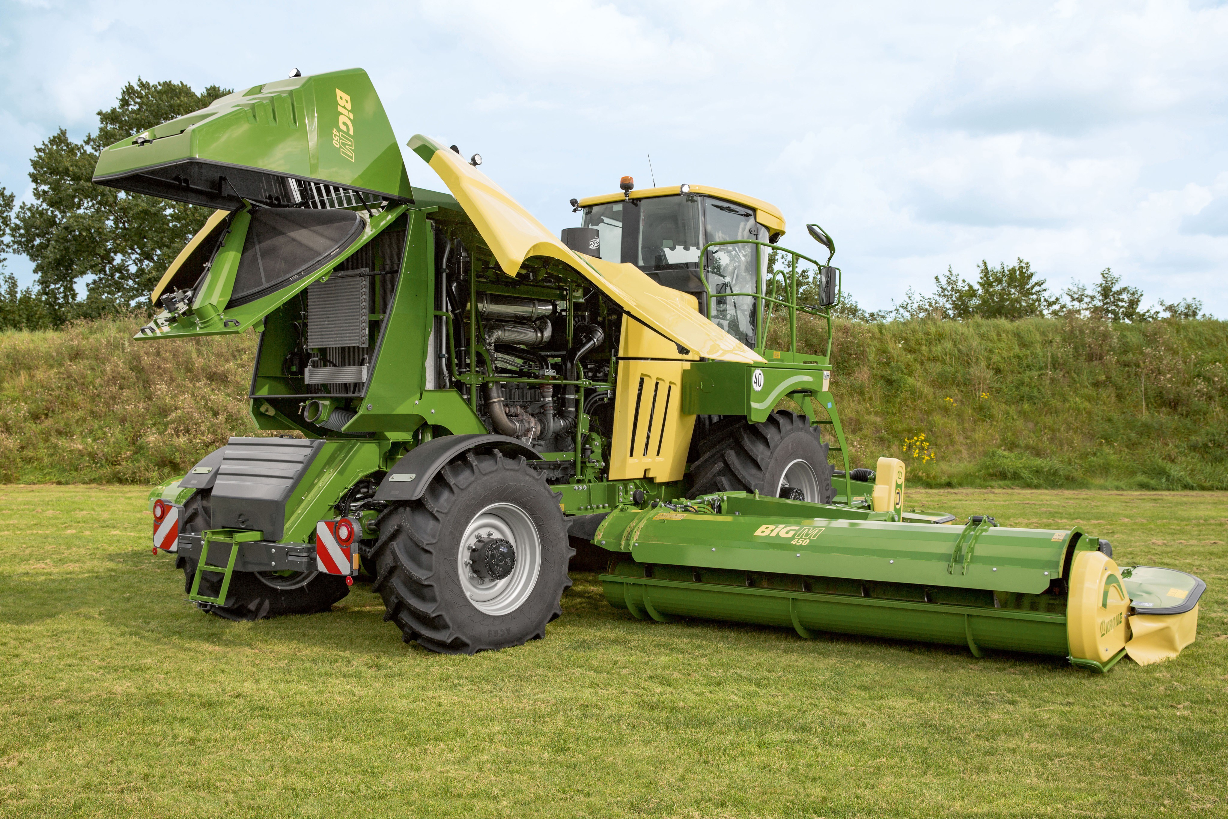 Krone BiG M 450 agricultural machine HD Wallpaper