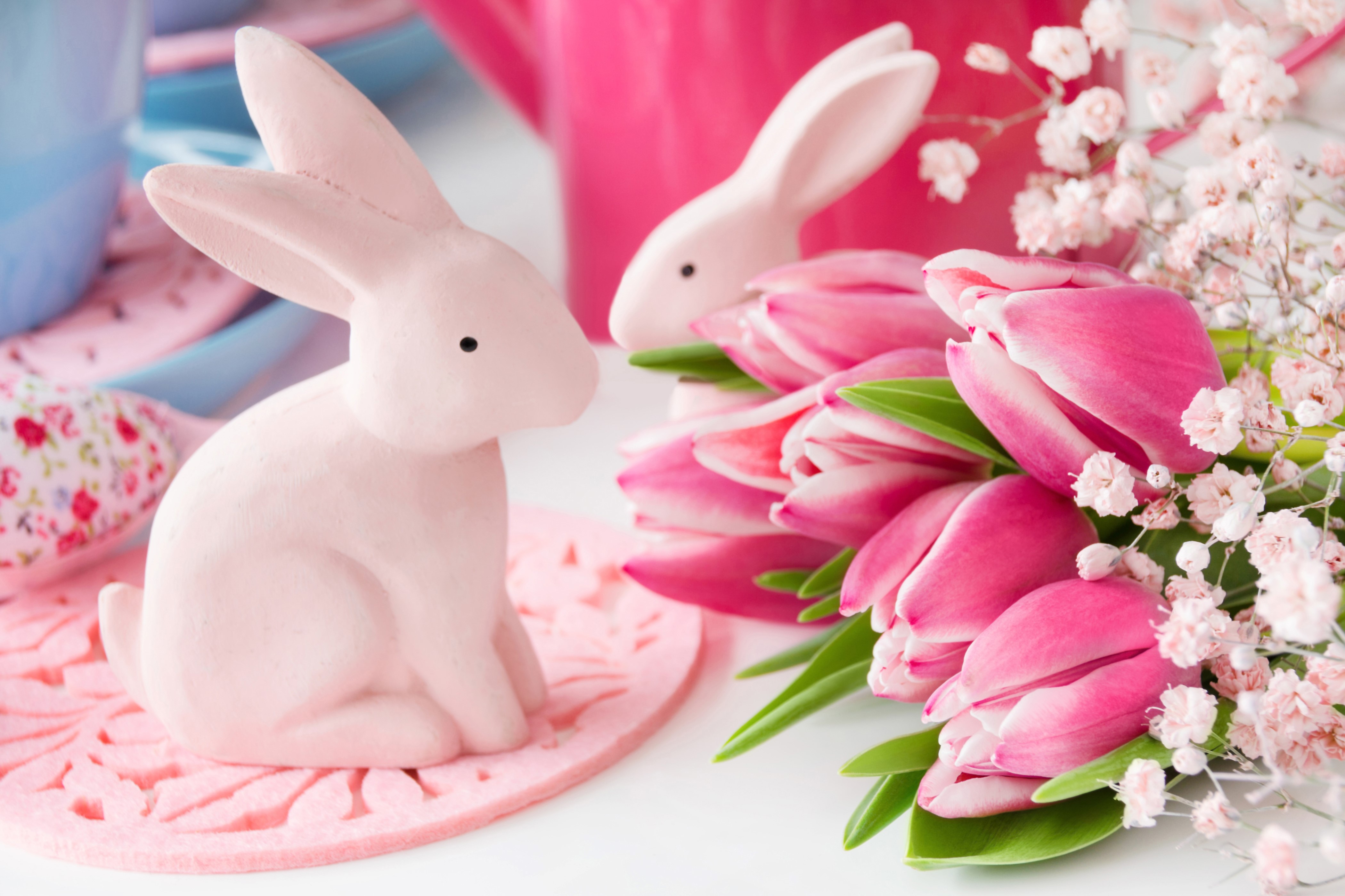 Easter bunnies with pink tulips HD Wallpaper