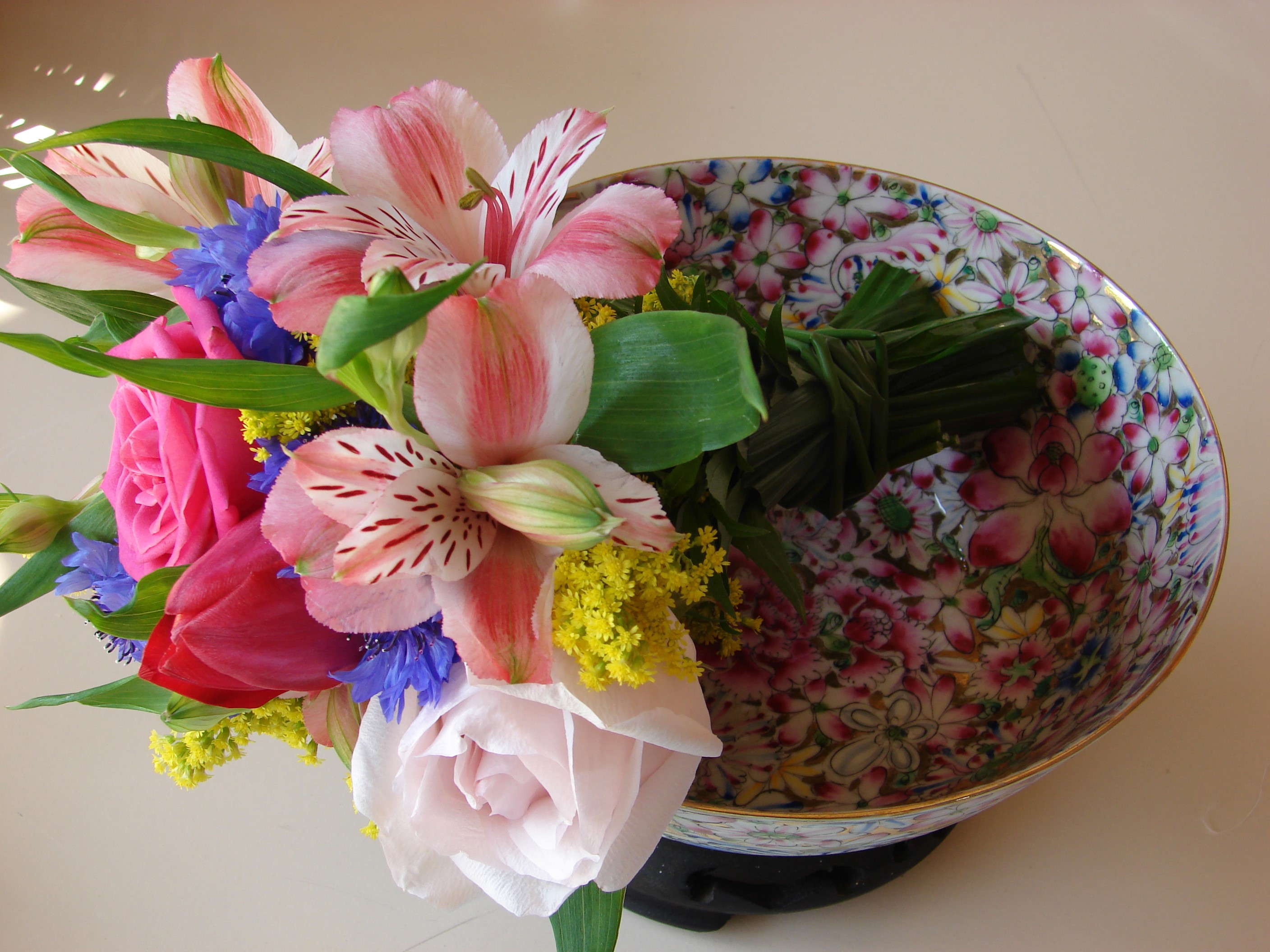 Bouquet of Roses, Alstroemeria, and Tulips in a Floral Bowl HD Wallpaper