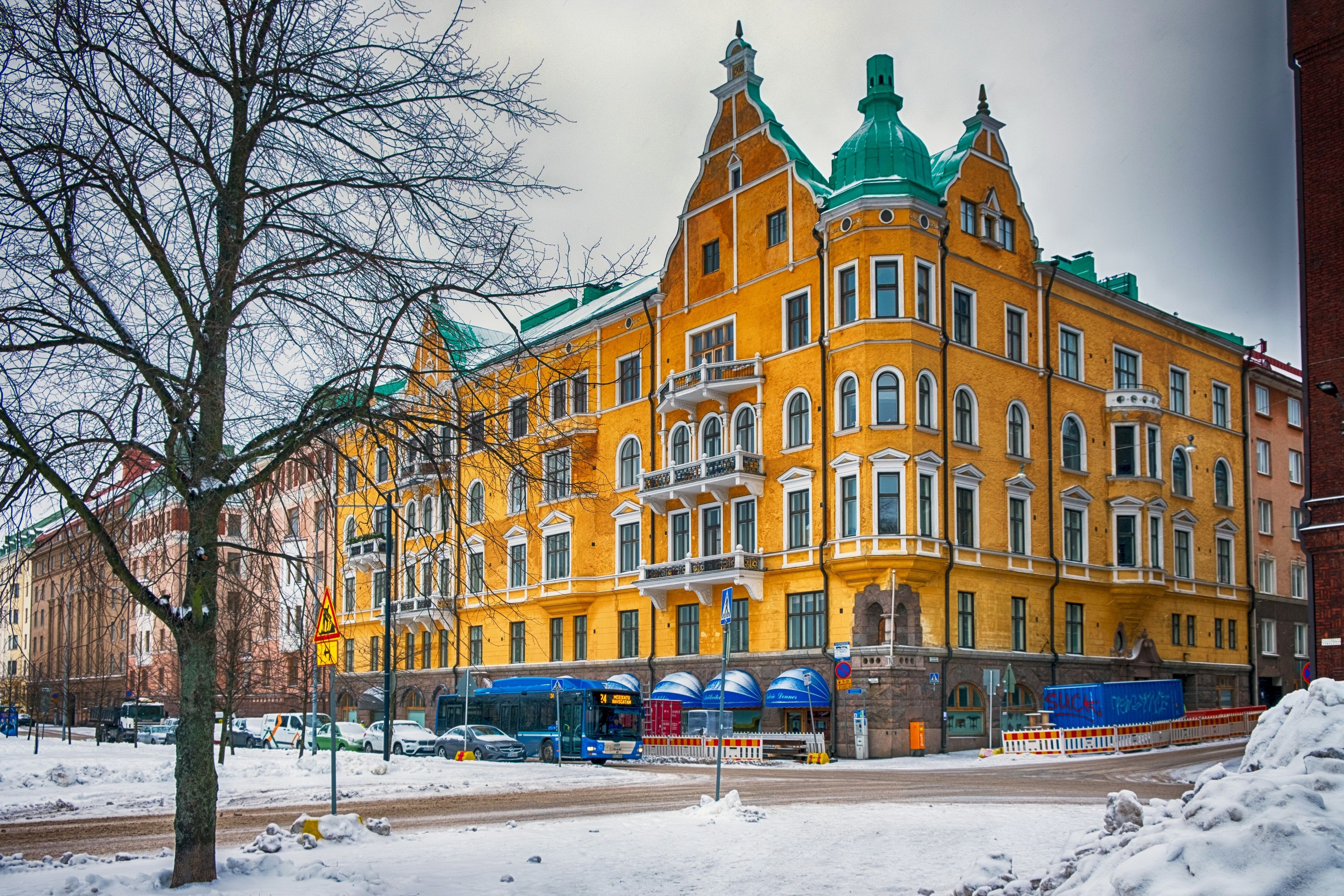 Yellow building in Helsinki during winter HD Wallpaper