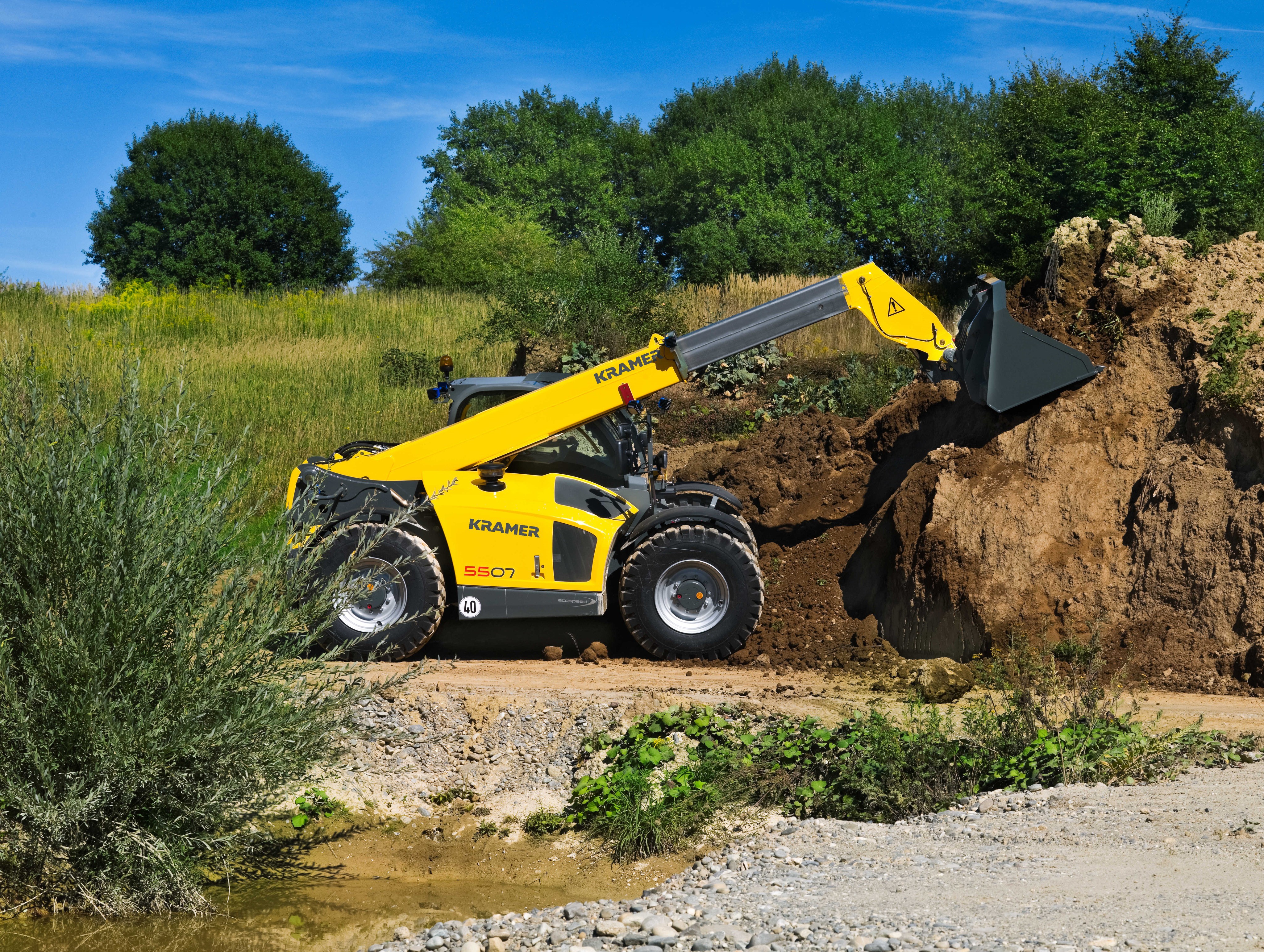 Kramer 5507 Telehandler Loading Dirt HD Wallpaper