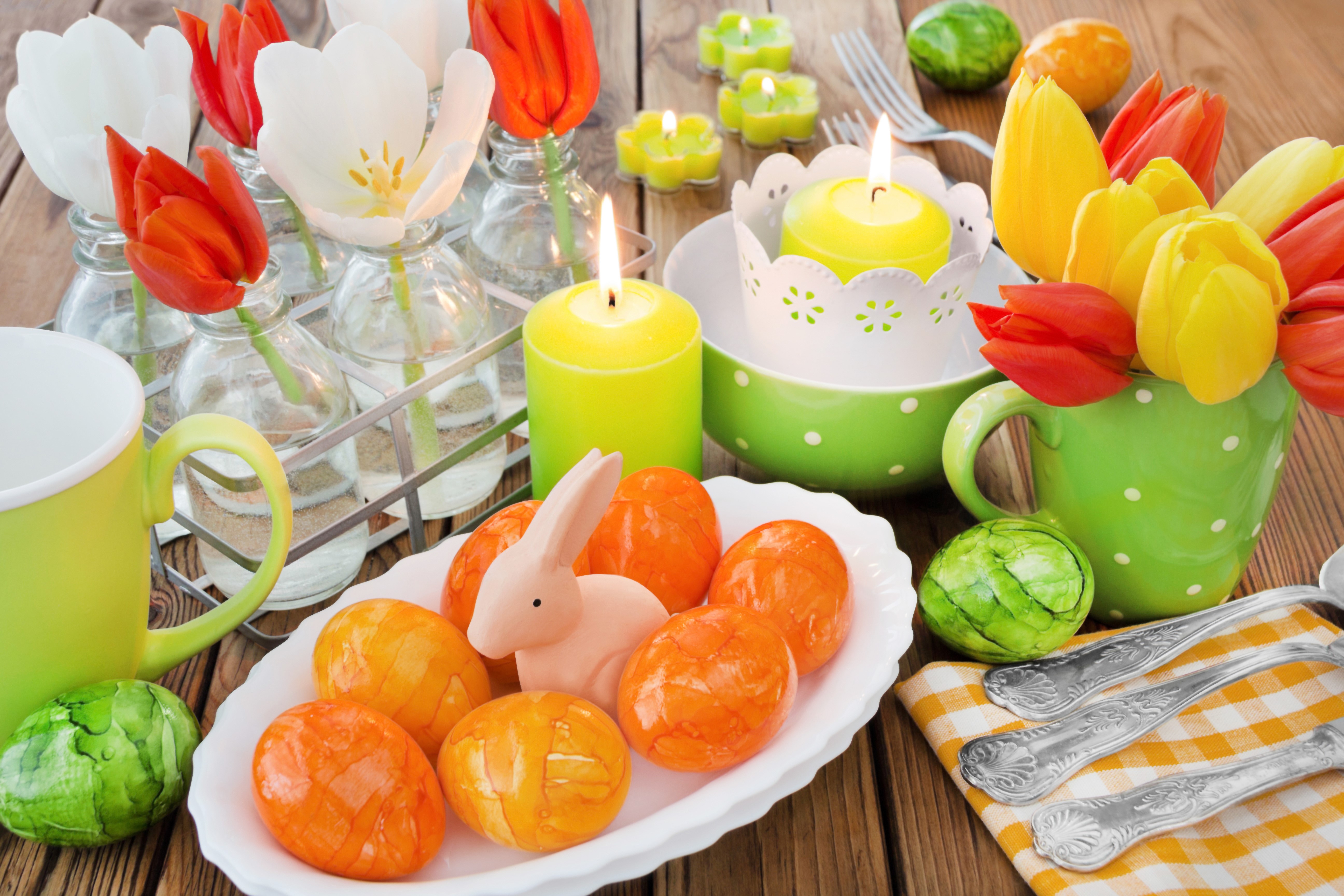 Easter Table Setting with Tulips and Candles HD Wallpaper