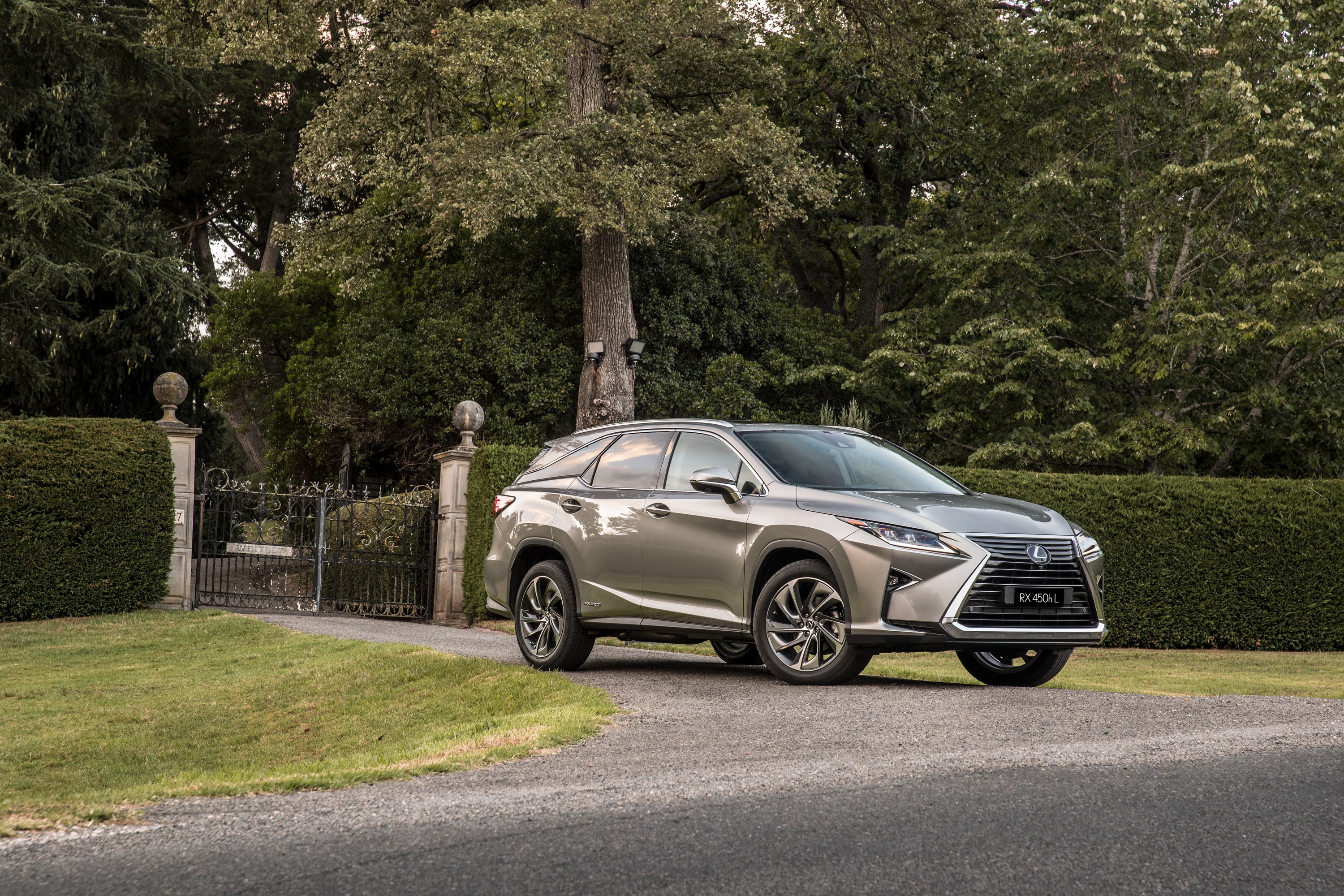 2018 Lexus RX 450hL SUV HD Wallpaper