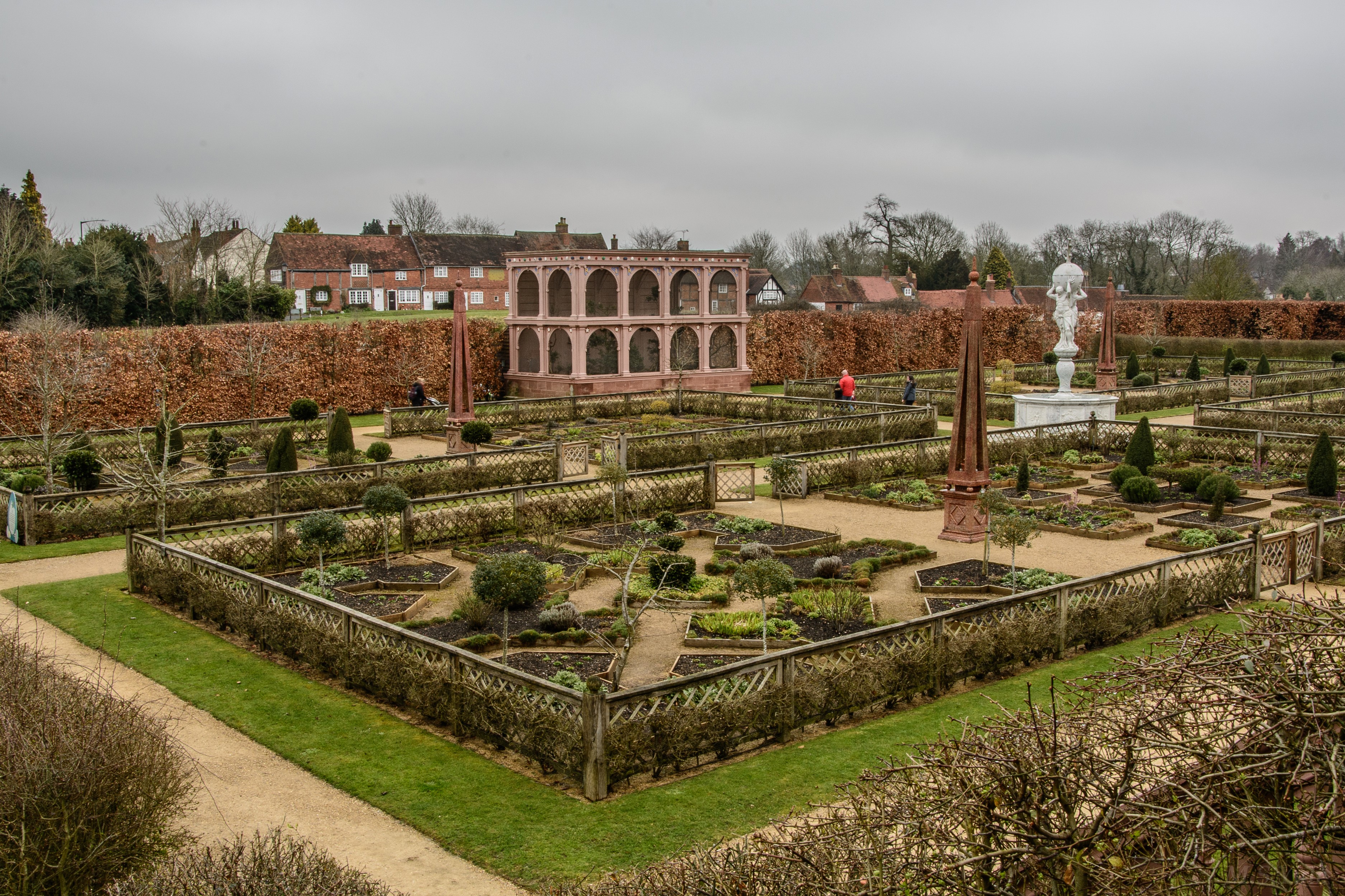 Kenilworth Castle Elizabethan Garden with Houses and Fences HD Wallpaper