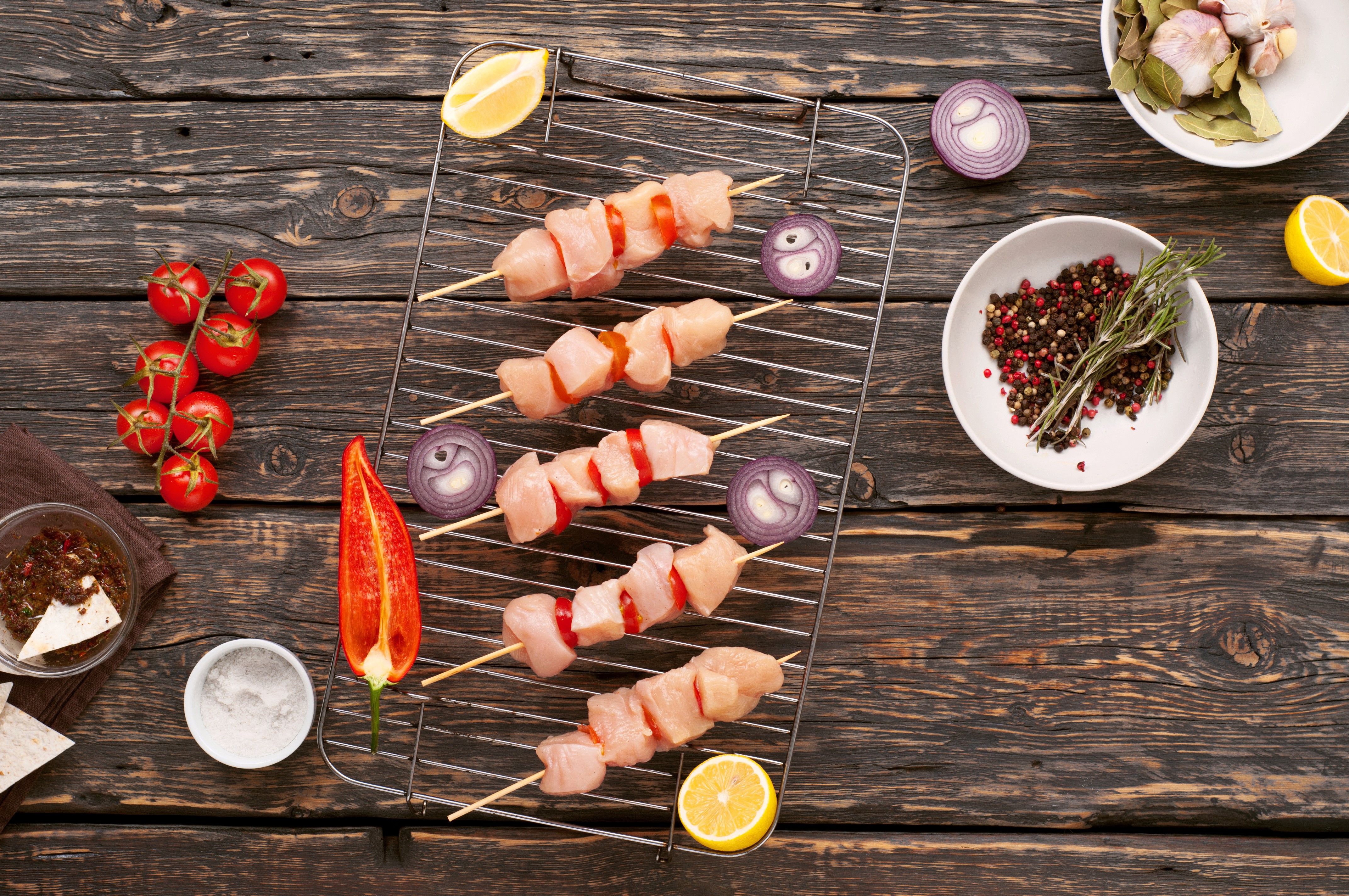 Chicken Shashlik with Tomatoes, Onions, and Spices on Grill HD Wallpaper