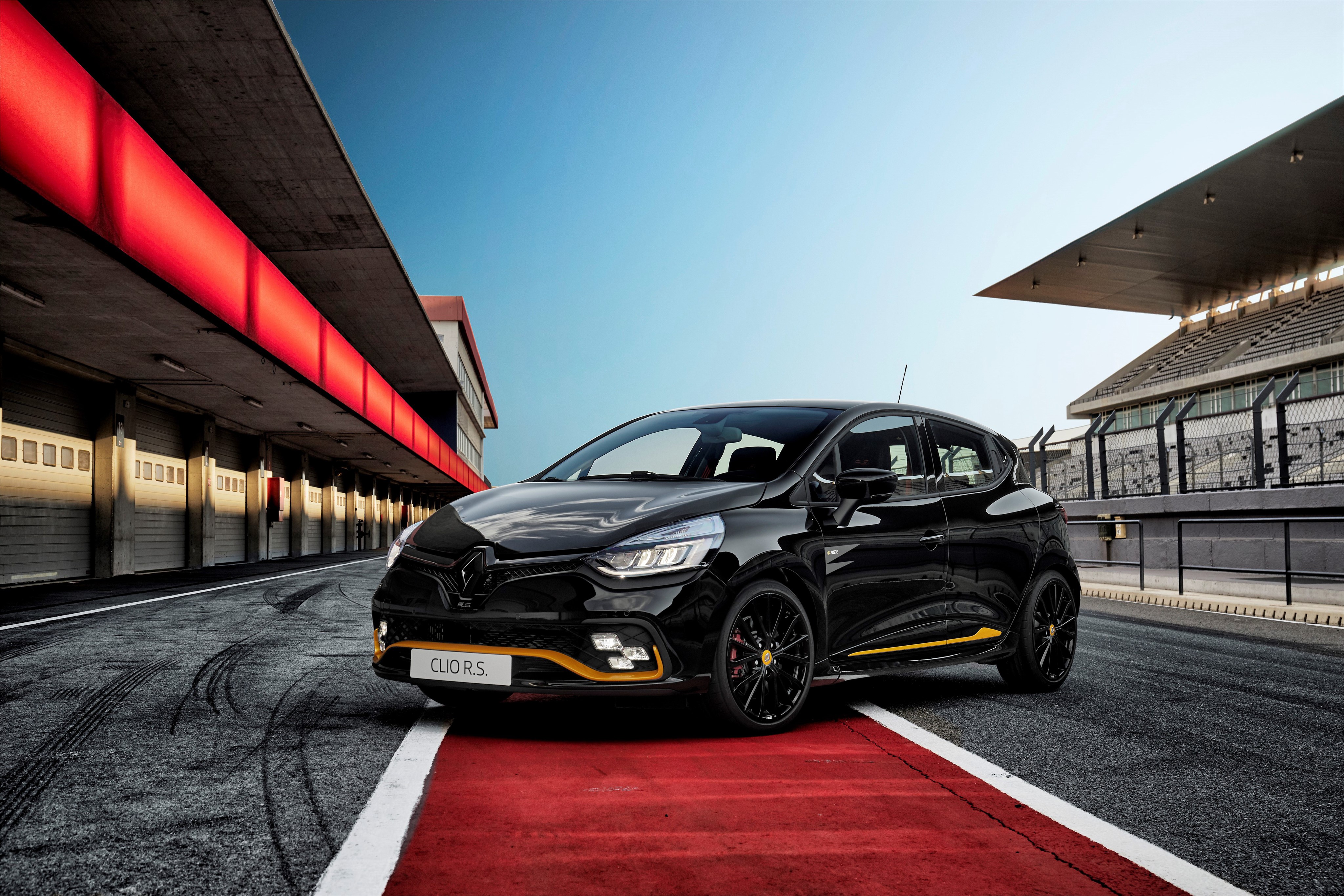 4K 2018 Renault Clio R.S. 18 Metallic Black HD Wallpaper