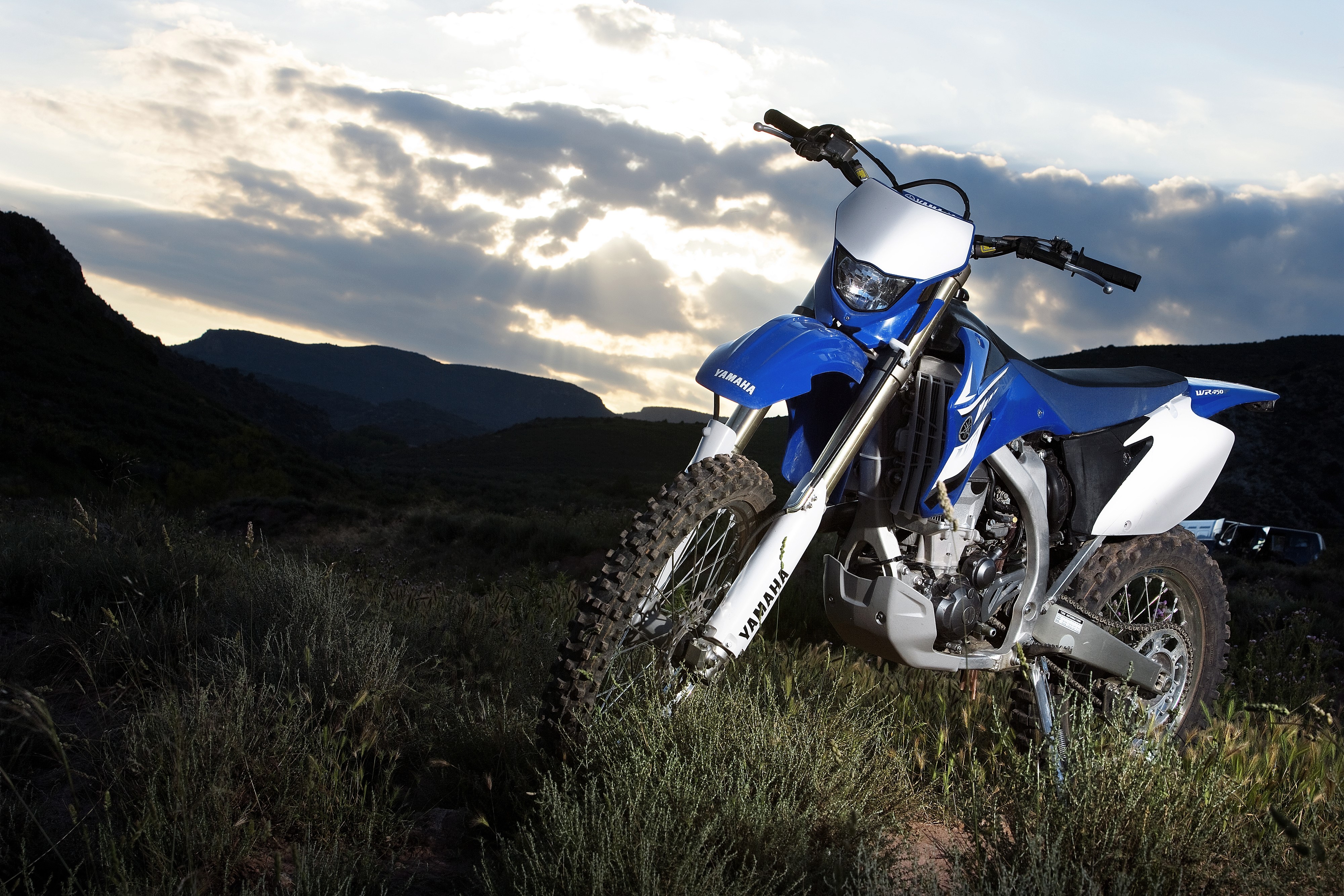 2007-10 WR450F Yamaha motorcycle in mountains HD Wallpaper