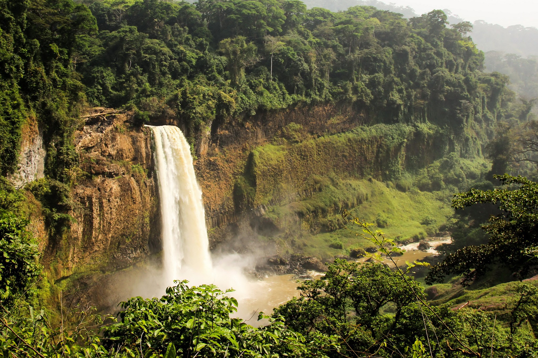 Ekom-Nkam Waterfalls in Lush Cameroonian Tropics HD Wallpaper