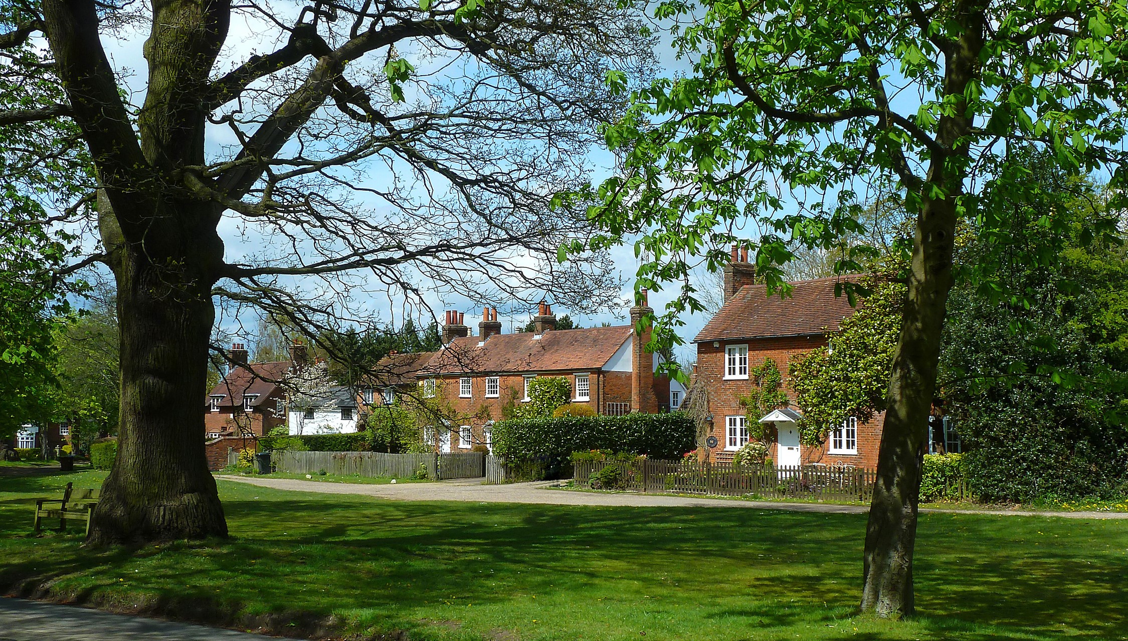 Ayot St. Peter village with houses and trees HD Wallpaper