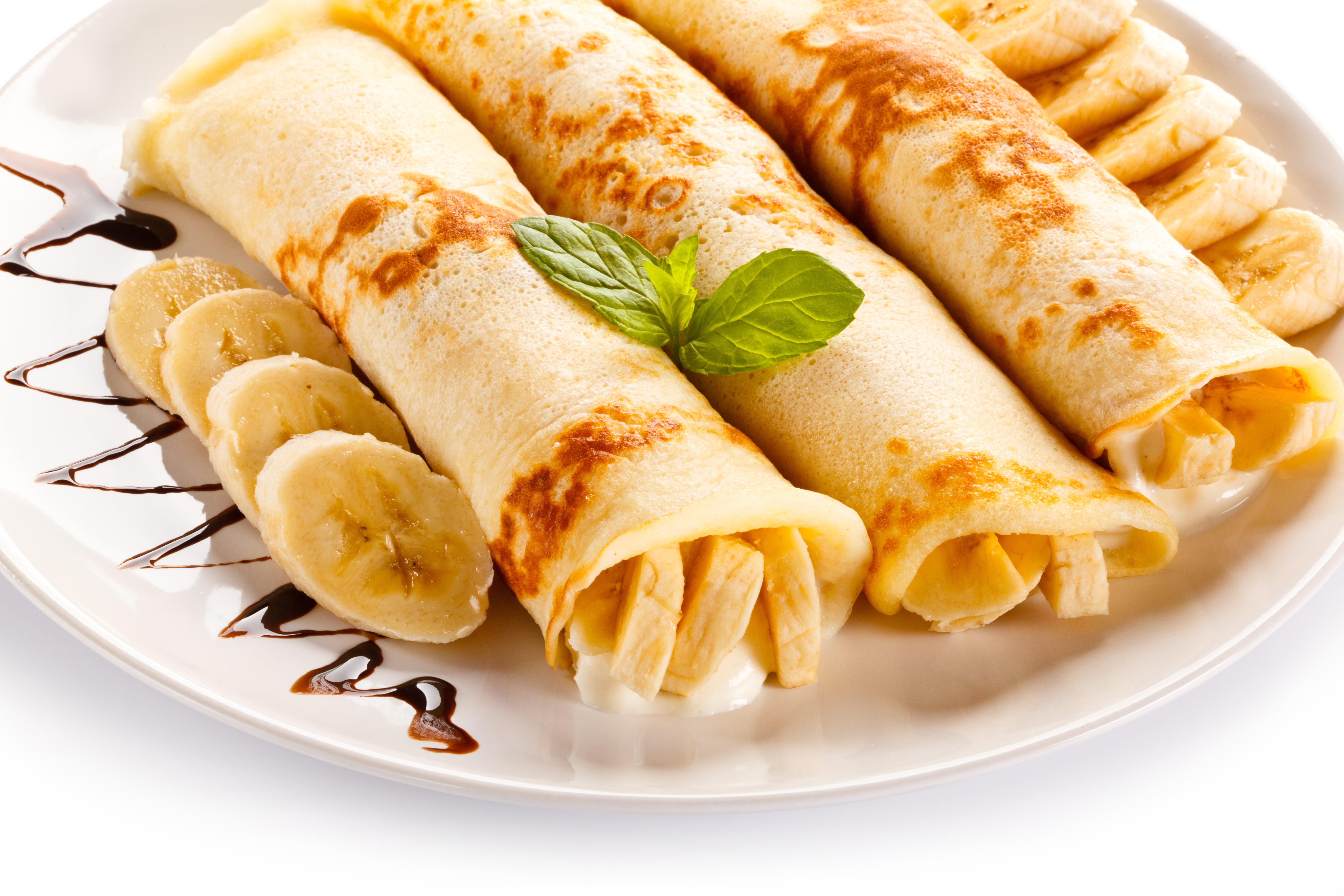 Pancakes with bananas and chocolate sauce HD Wallpaper
