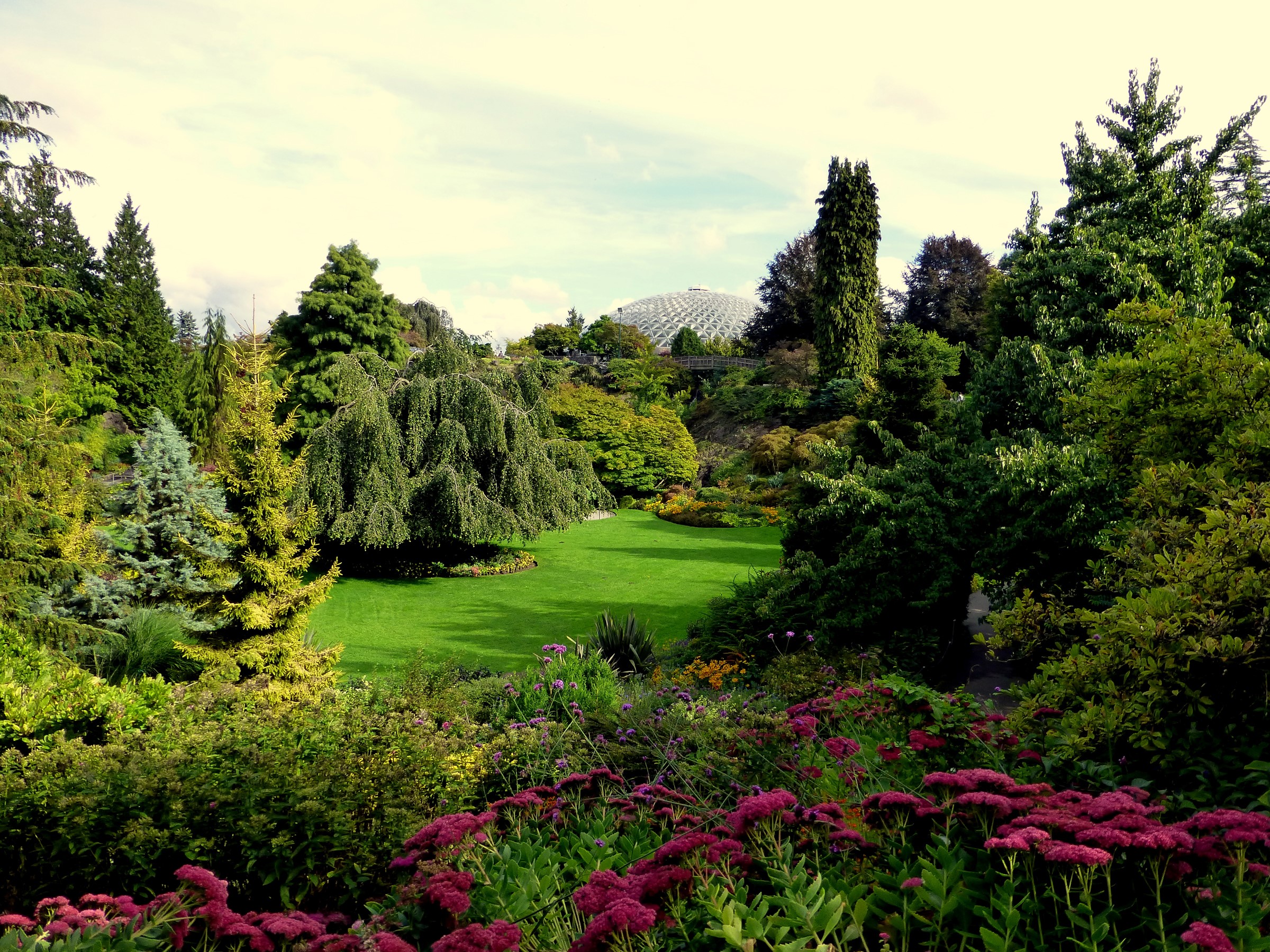 Queen Elizabeth Park, Canada, with a geodesic dome HD Wallpaper