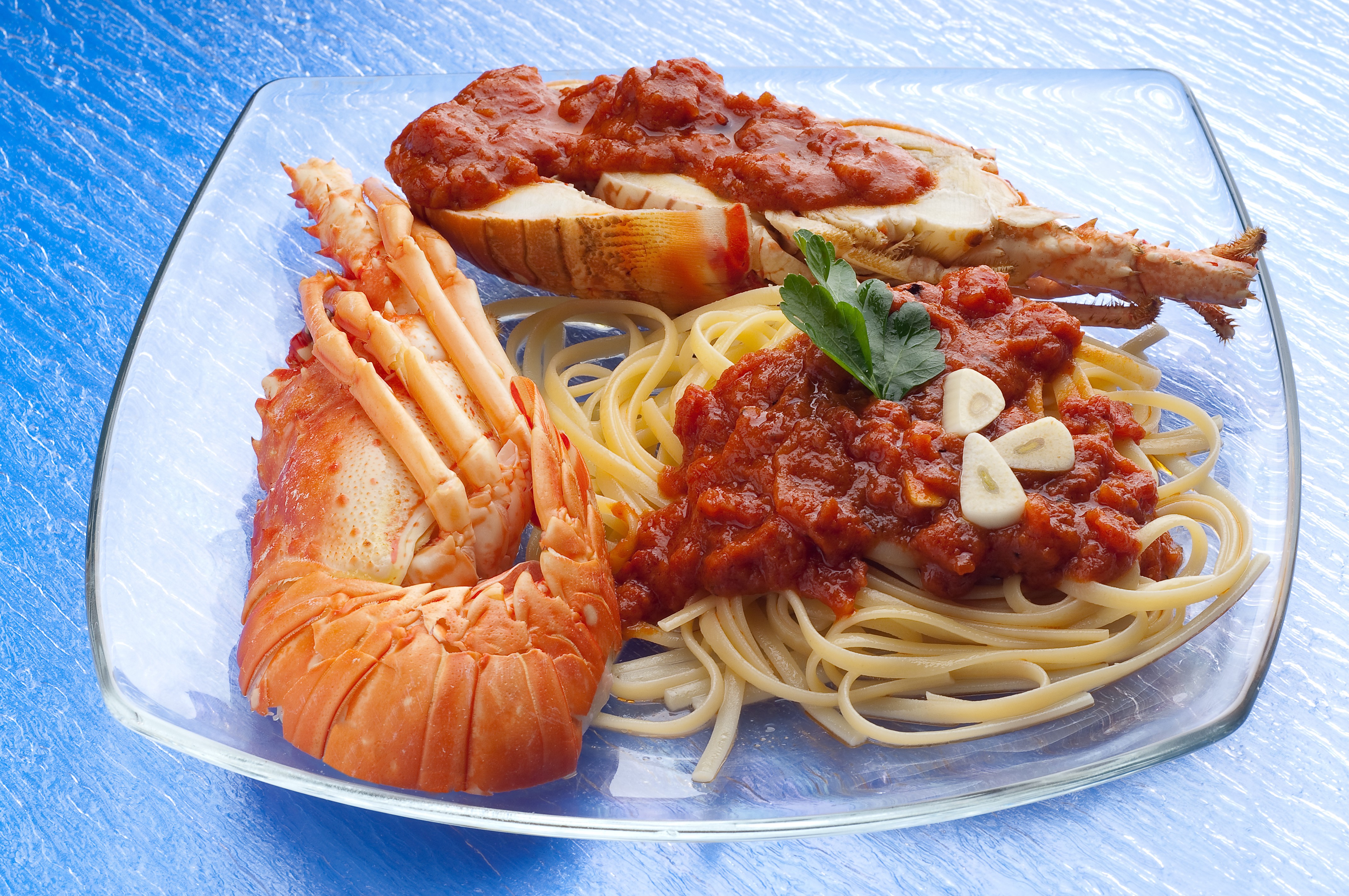 Spaghetti with Lobster and Tomato Sauce HD Wallpaper