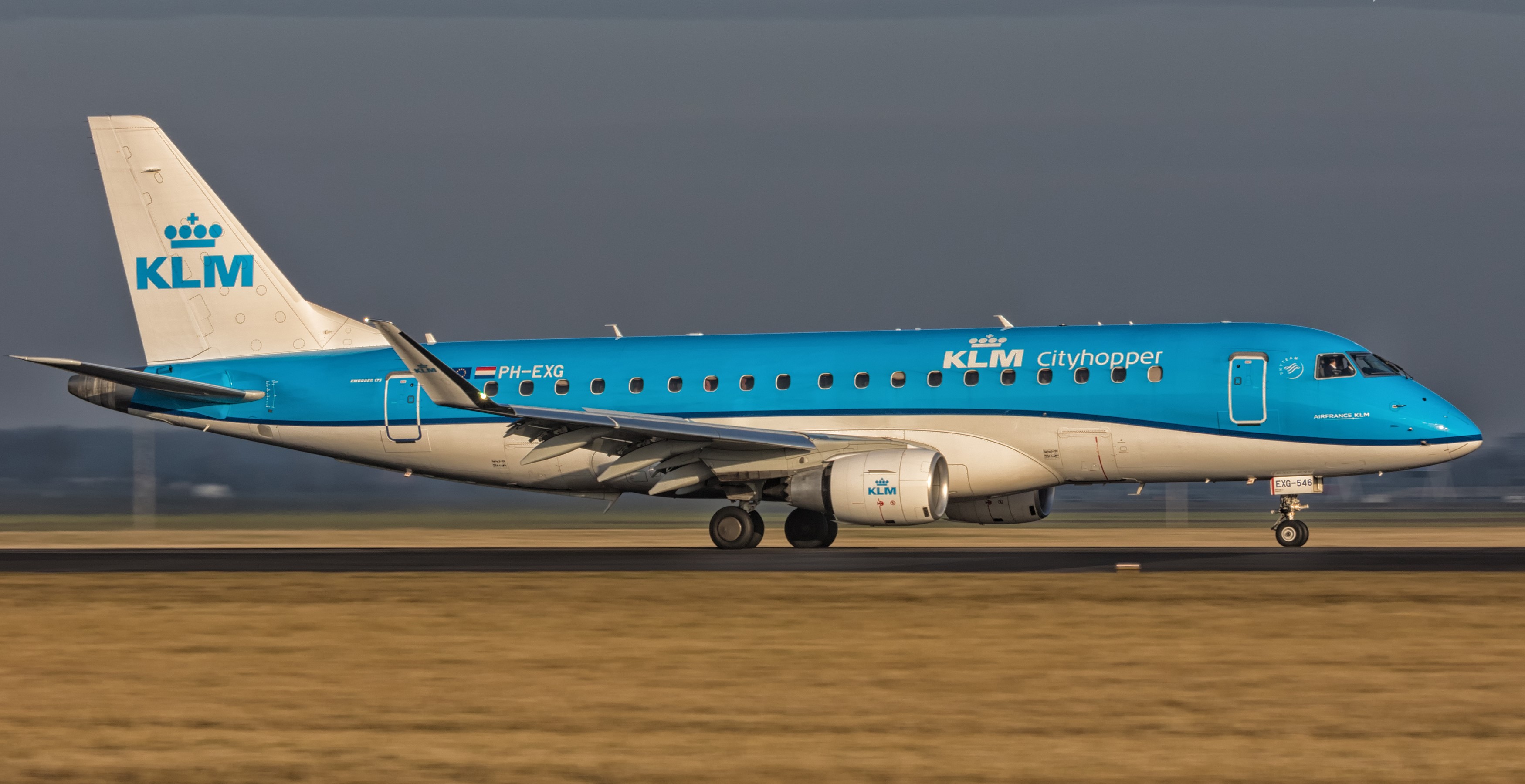 KLM Embraer E175 PH-EXG on runway HD Wallpaper