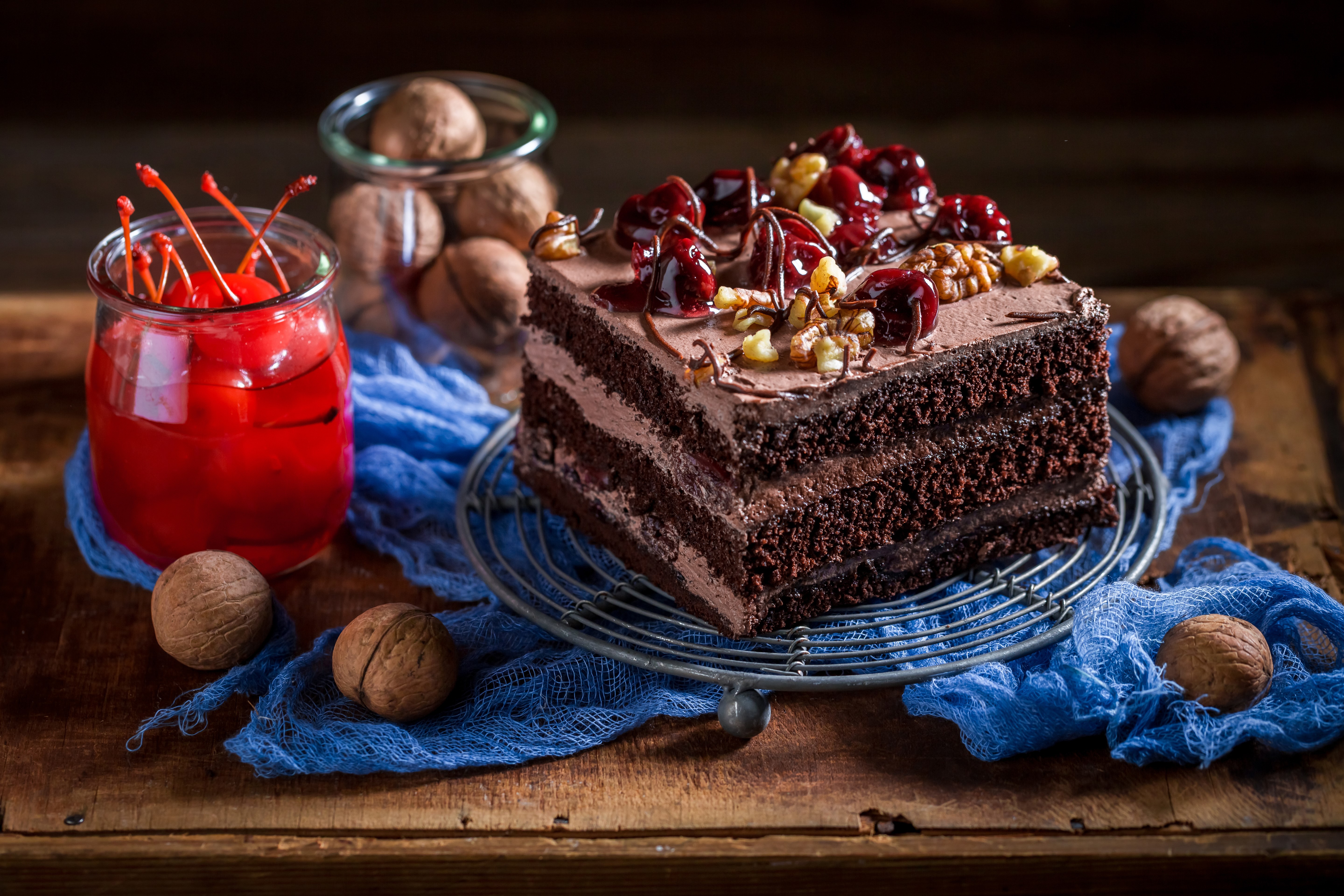 Chocolate cake with cherries and walnuts HD Wallpaper