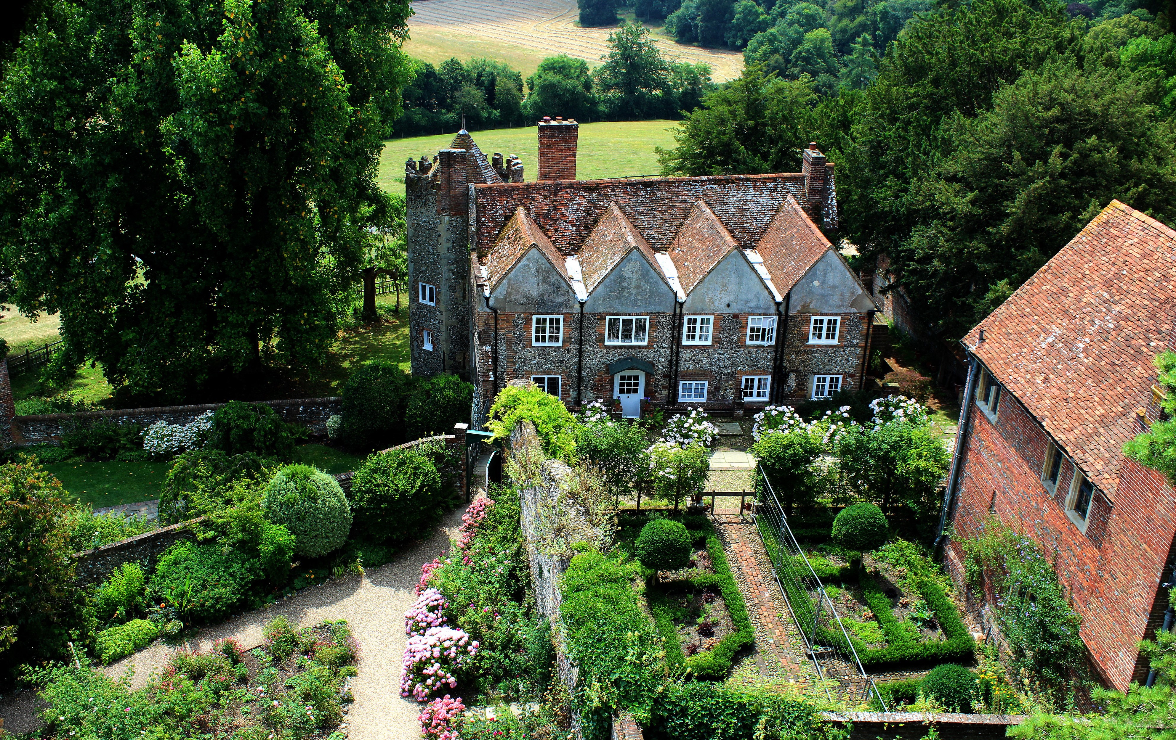 4K Rotherfield Greys Houses and Gardens from Above HD Wallpaper