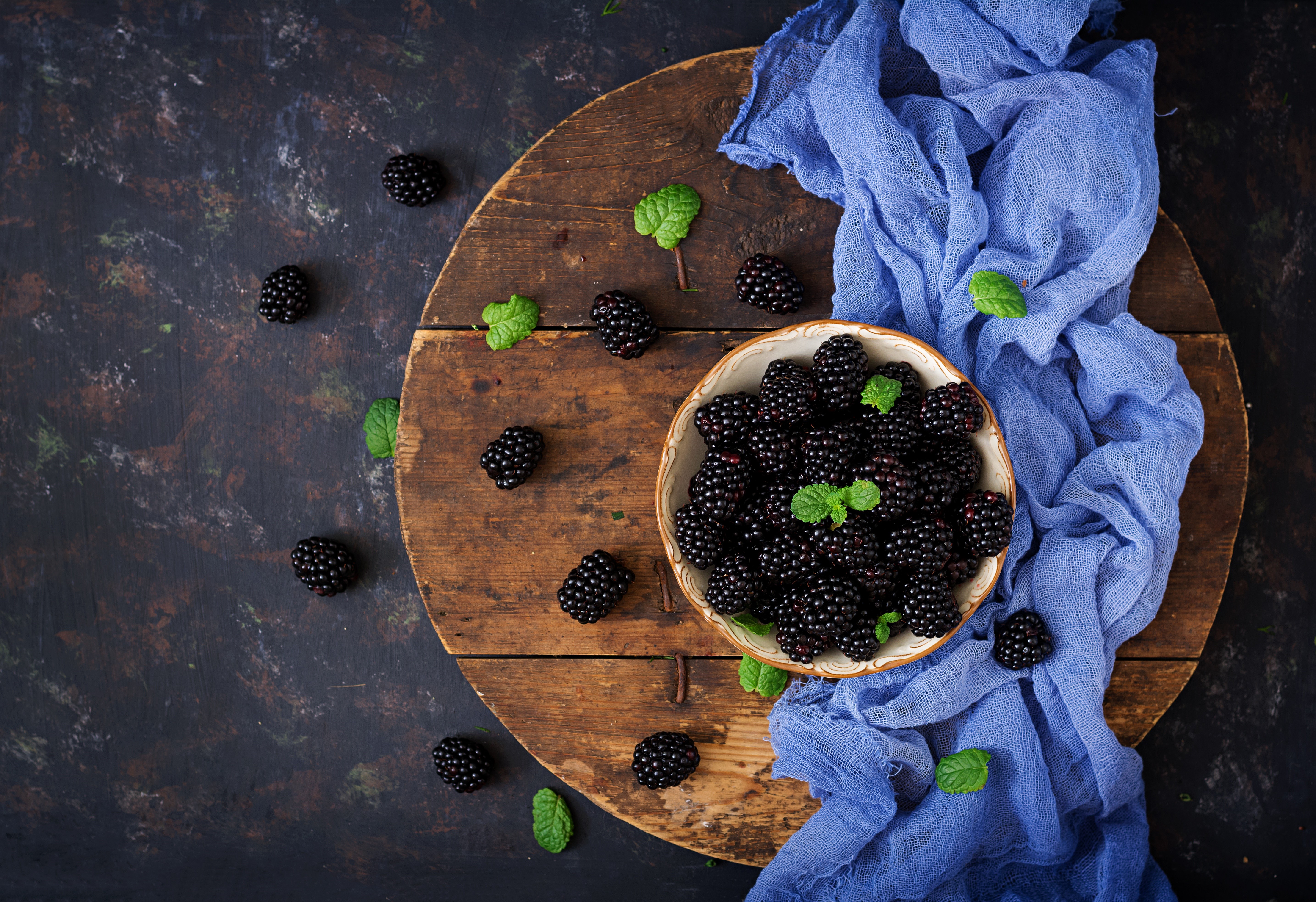 Blackberries with mint leaves on a wooden board HD Wallpaper