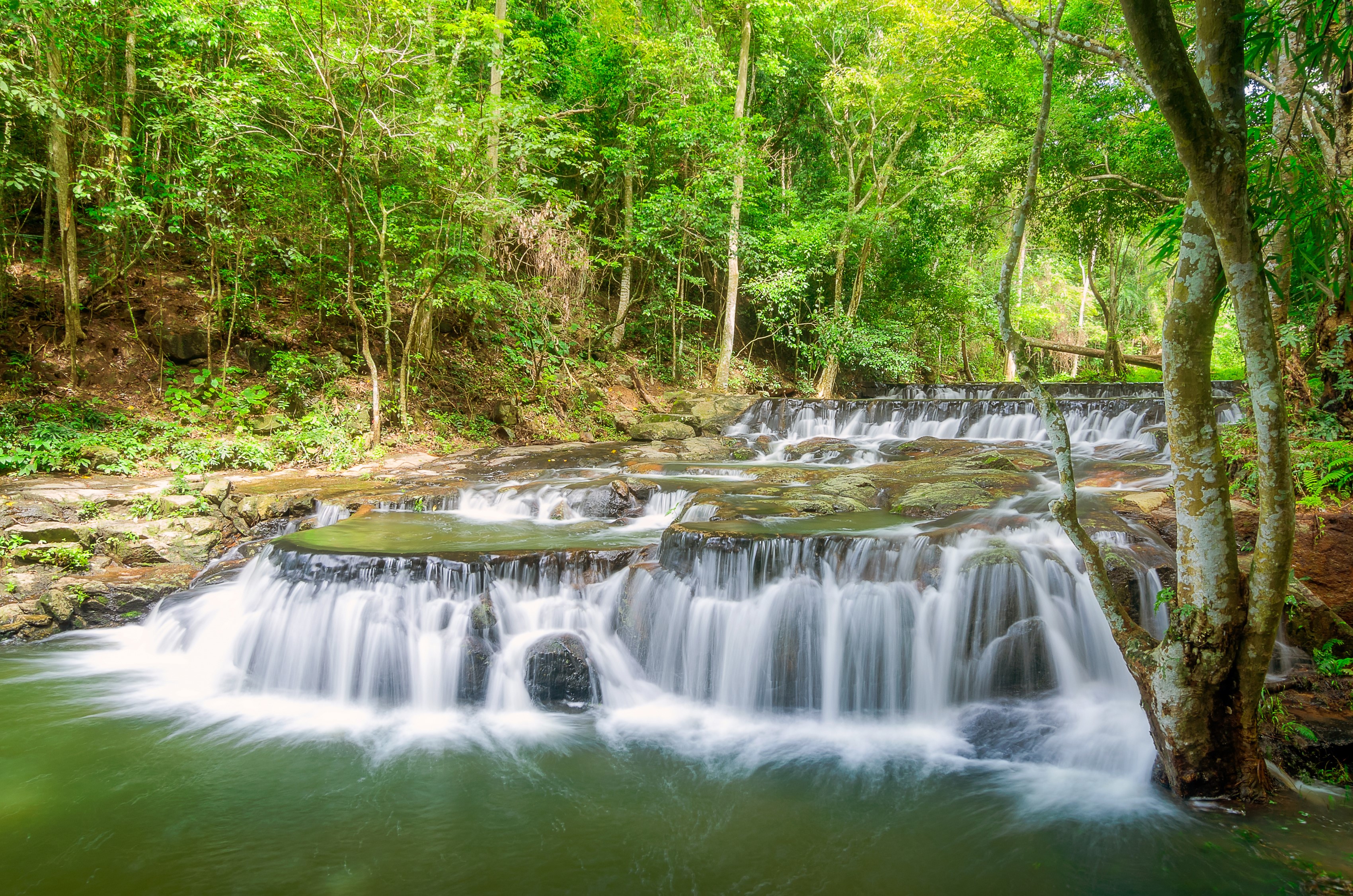 Sam Lan Waterfall in Saraburi, Thailand HD Wallpaper