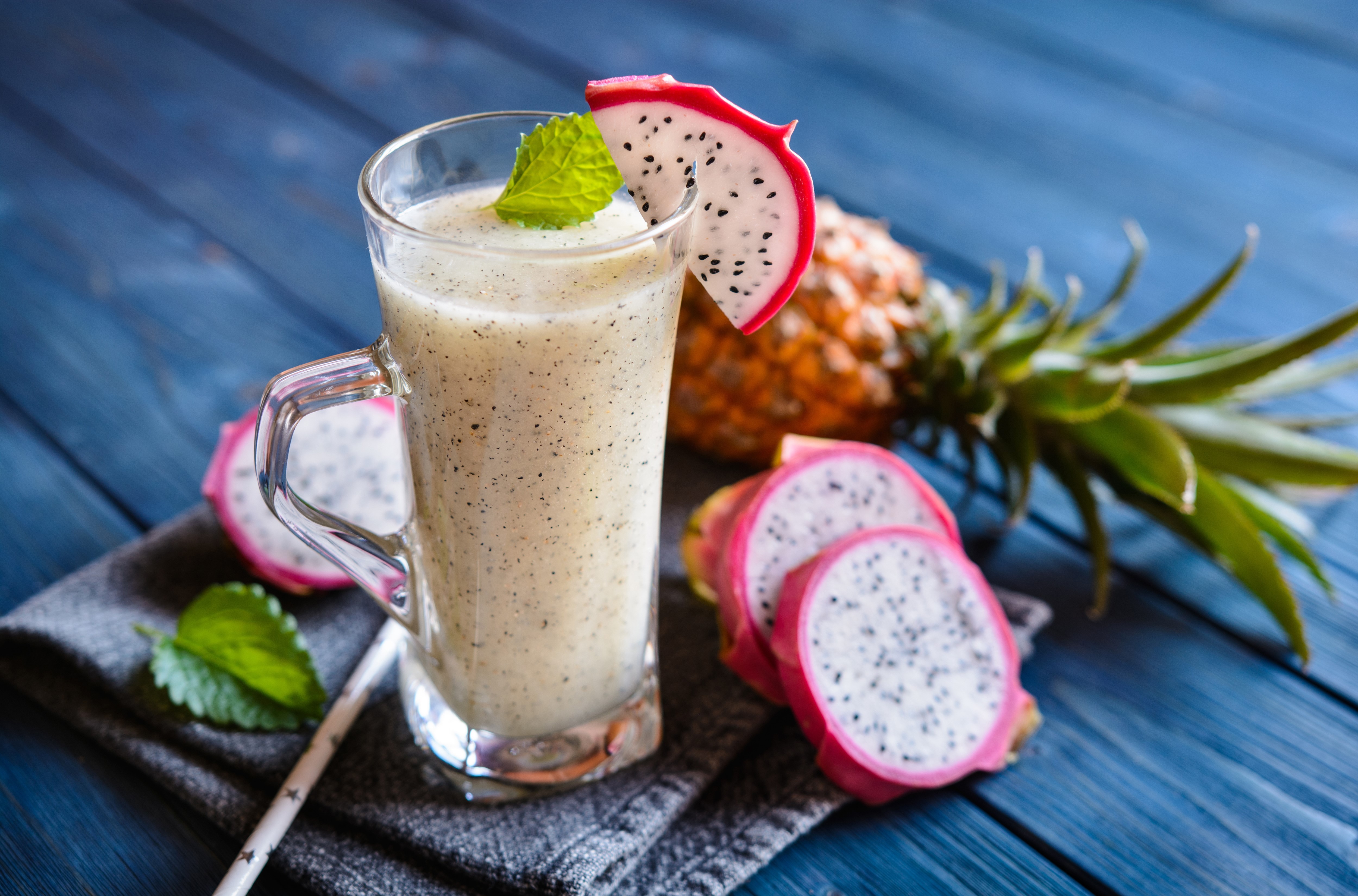 Dragon fruit smoothie with pineapple and mint HD Wallpaper