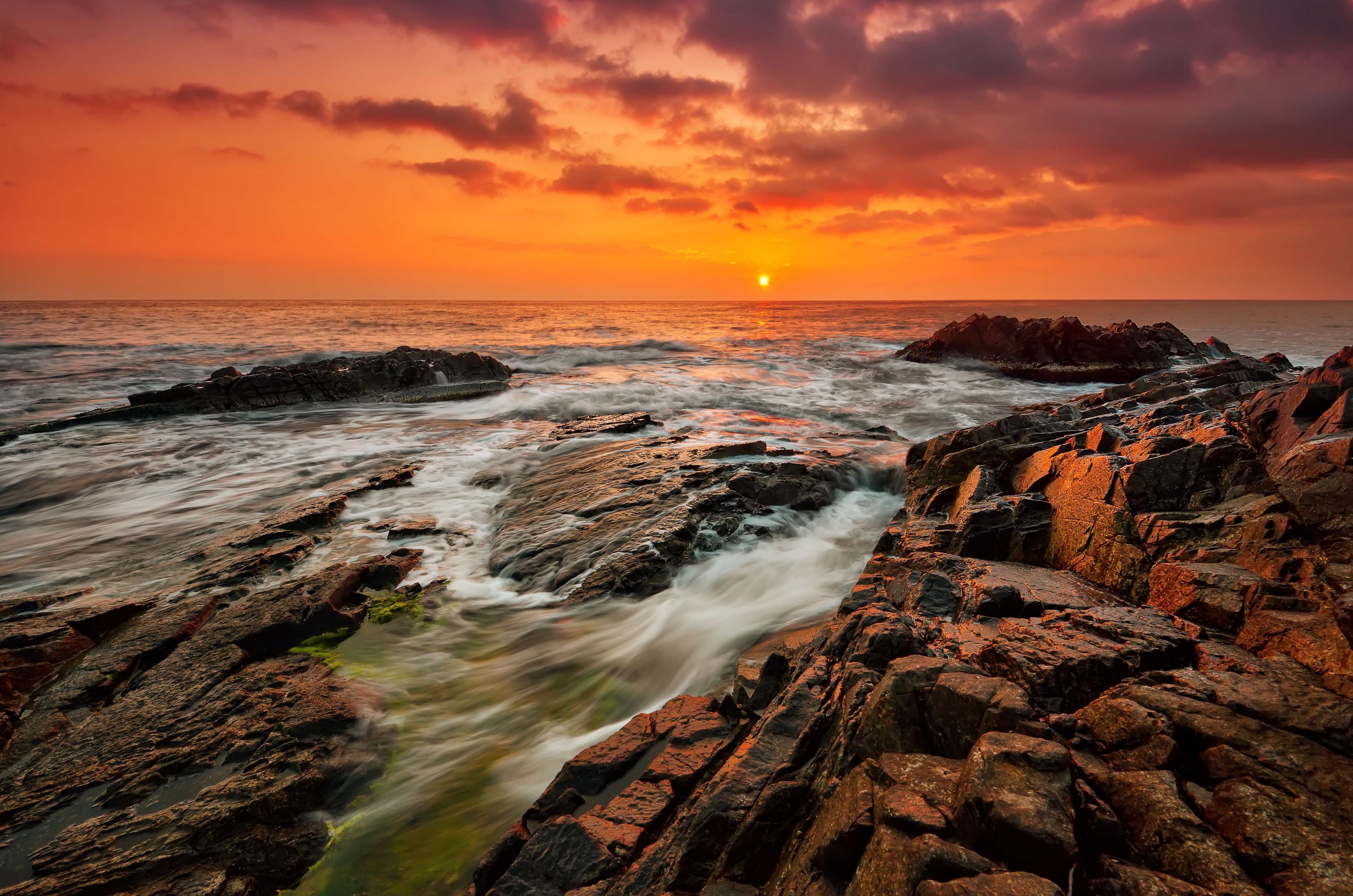 Sunset over the rocky coast of Bulgaria HD Wallpaper