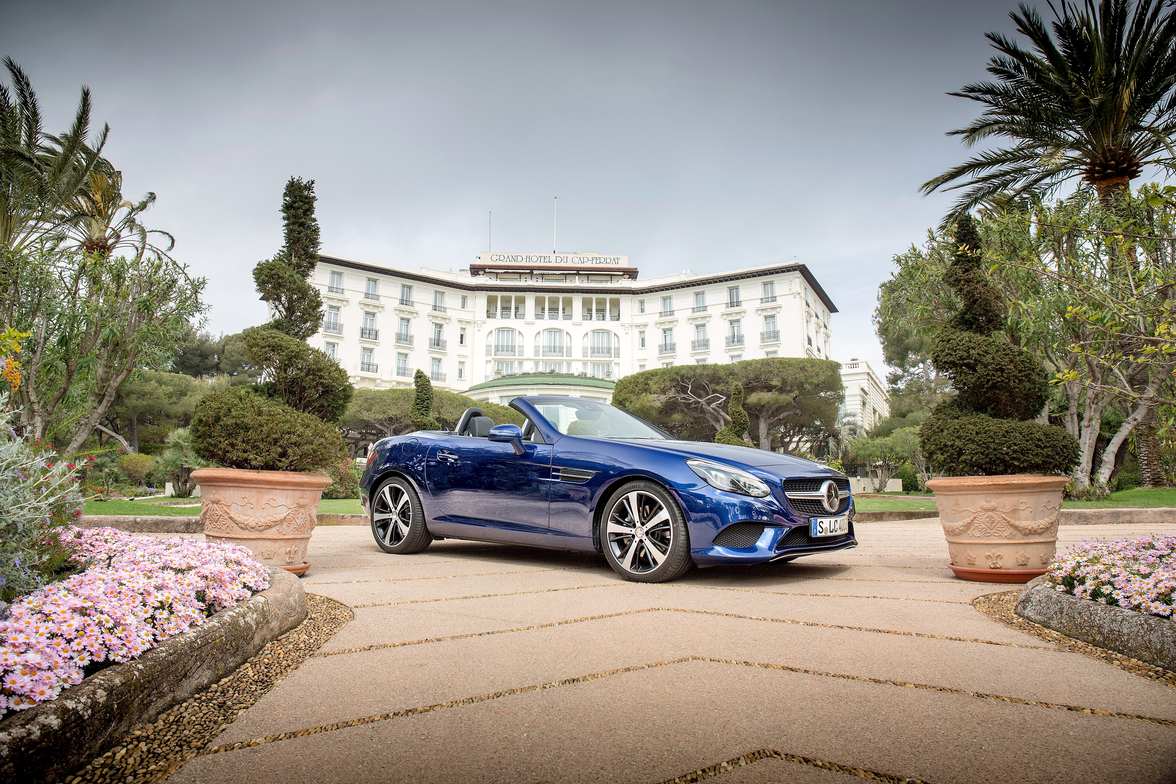4K 2016 Mercedes-Benz SLC 300 Metallic Blue Cabriolet HD Wallpaper