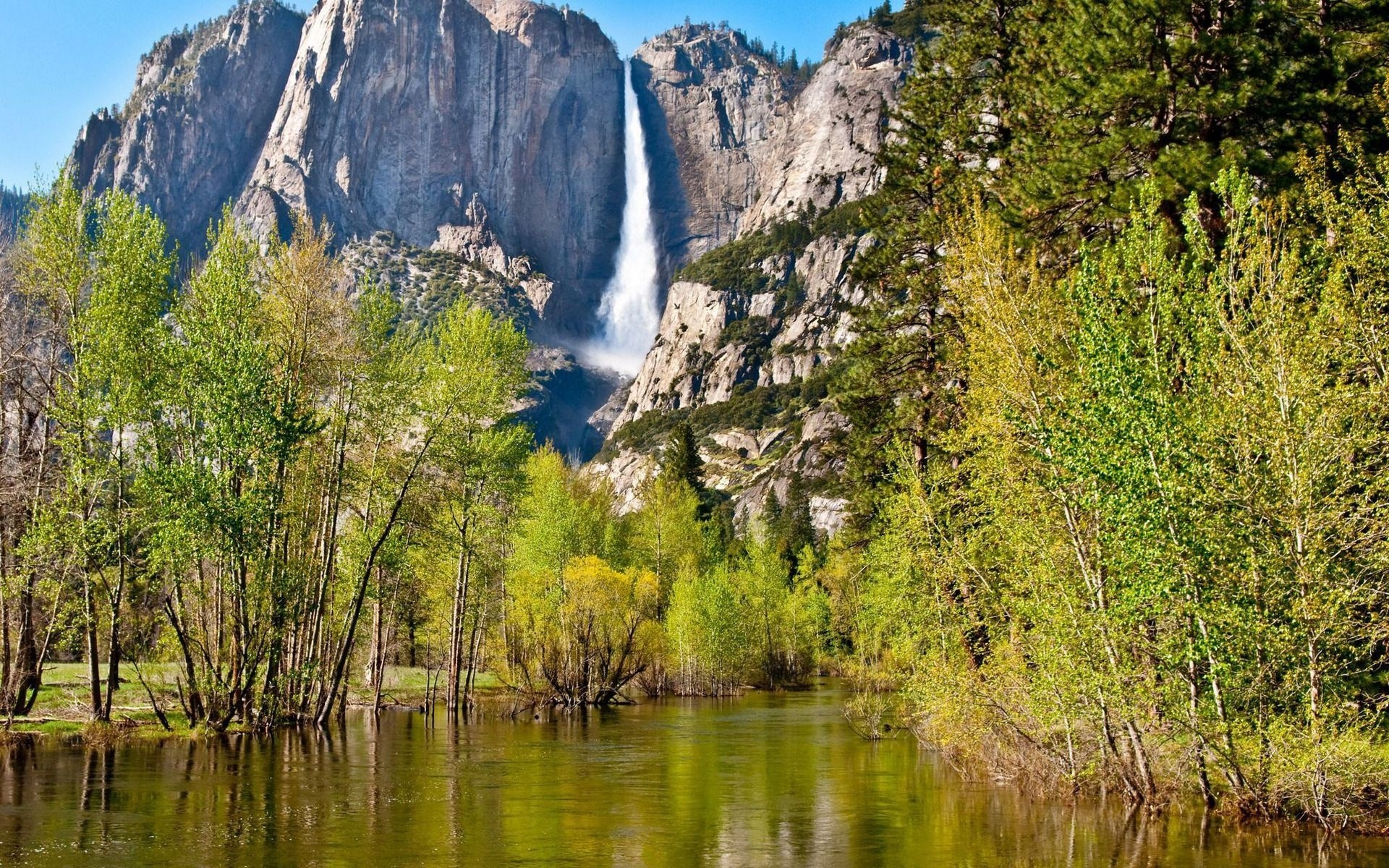 Yosemite Falls waterfall and Merced River in Yosemite Valley HD Wallpaper