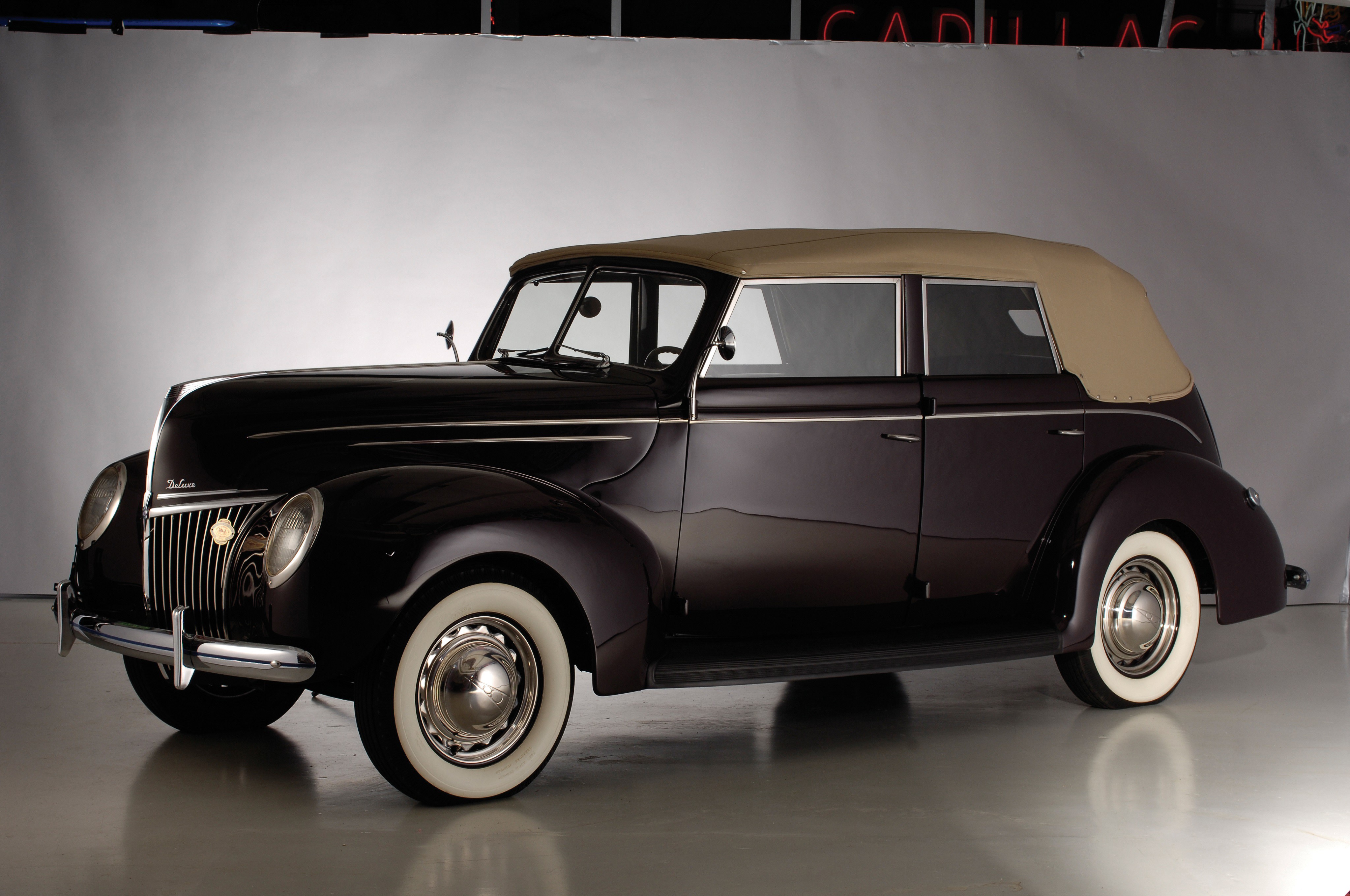1939 Ford V8 Deluxe Convertible Fordor Sedan HD Wallpaper