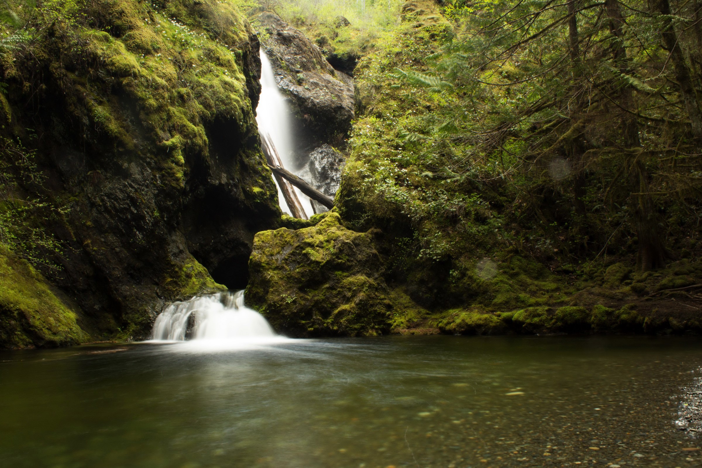 Nile Creek Falls, Vancouver, Canada HD Wallpaper