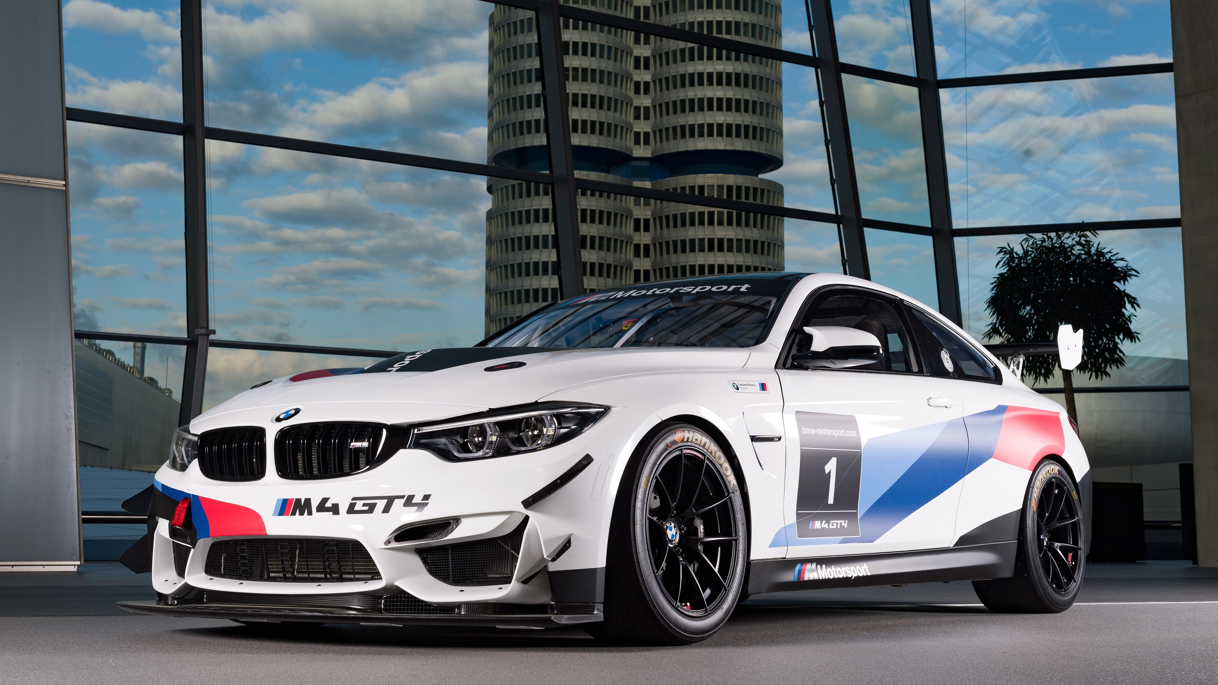 4K BMW M4 2018 GT4 HD Wallpaper