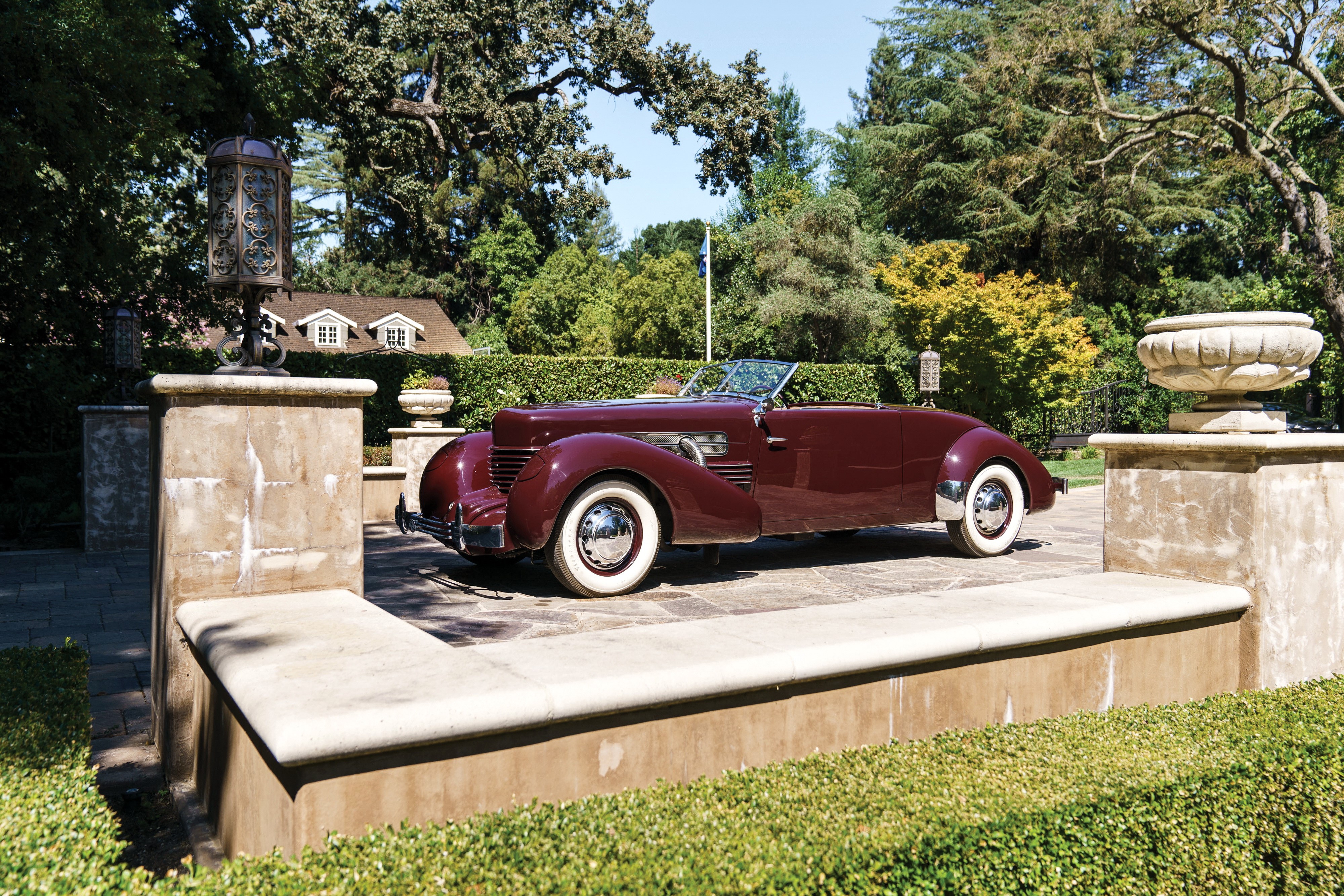 1937 Cord 812 Supercharged Convertible Coupe HD Wallpaper