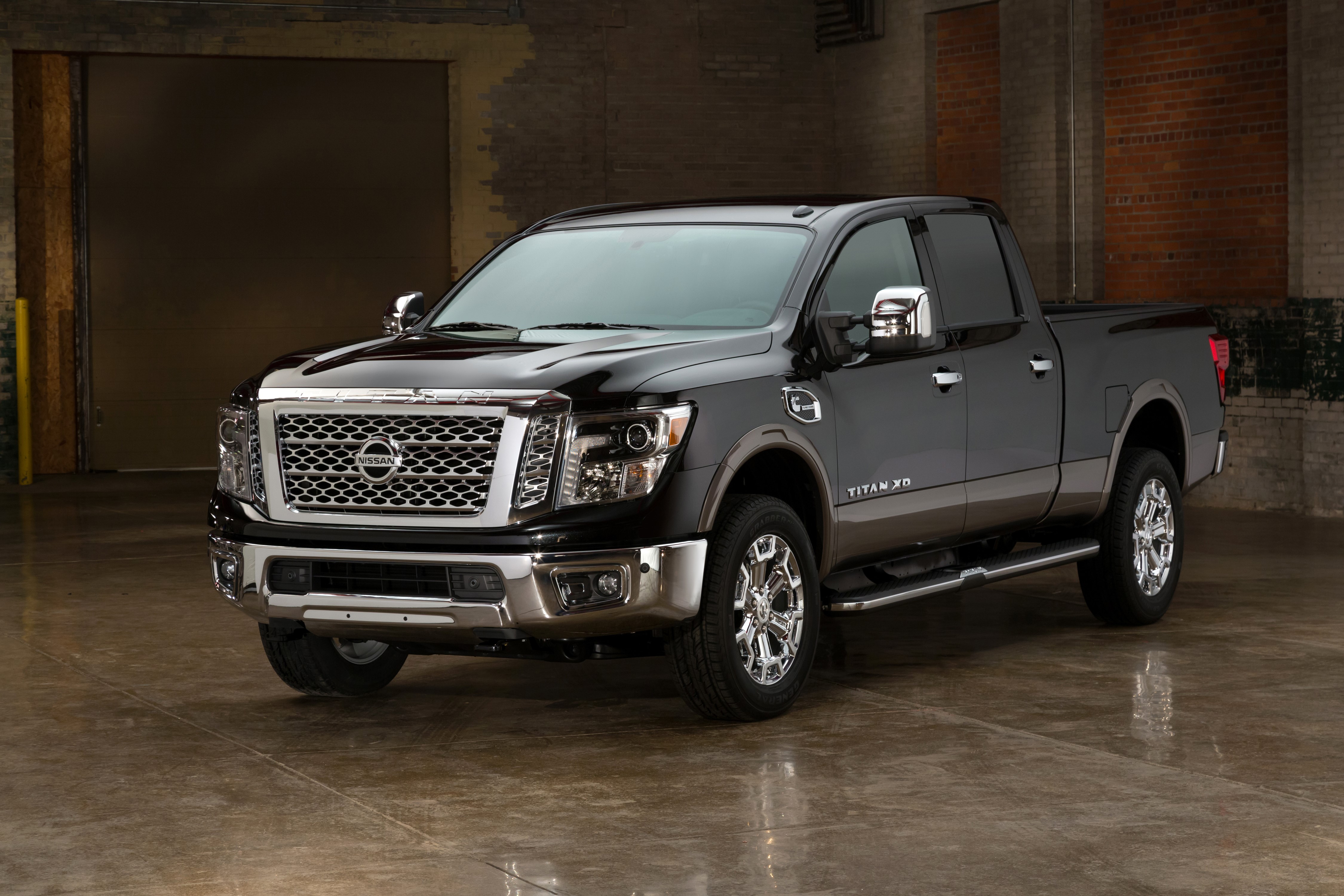 2016 Nissan Titan XD Pickup Truck HD Wallpaper