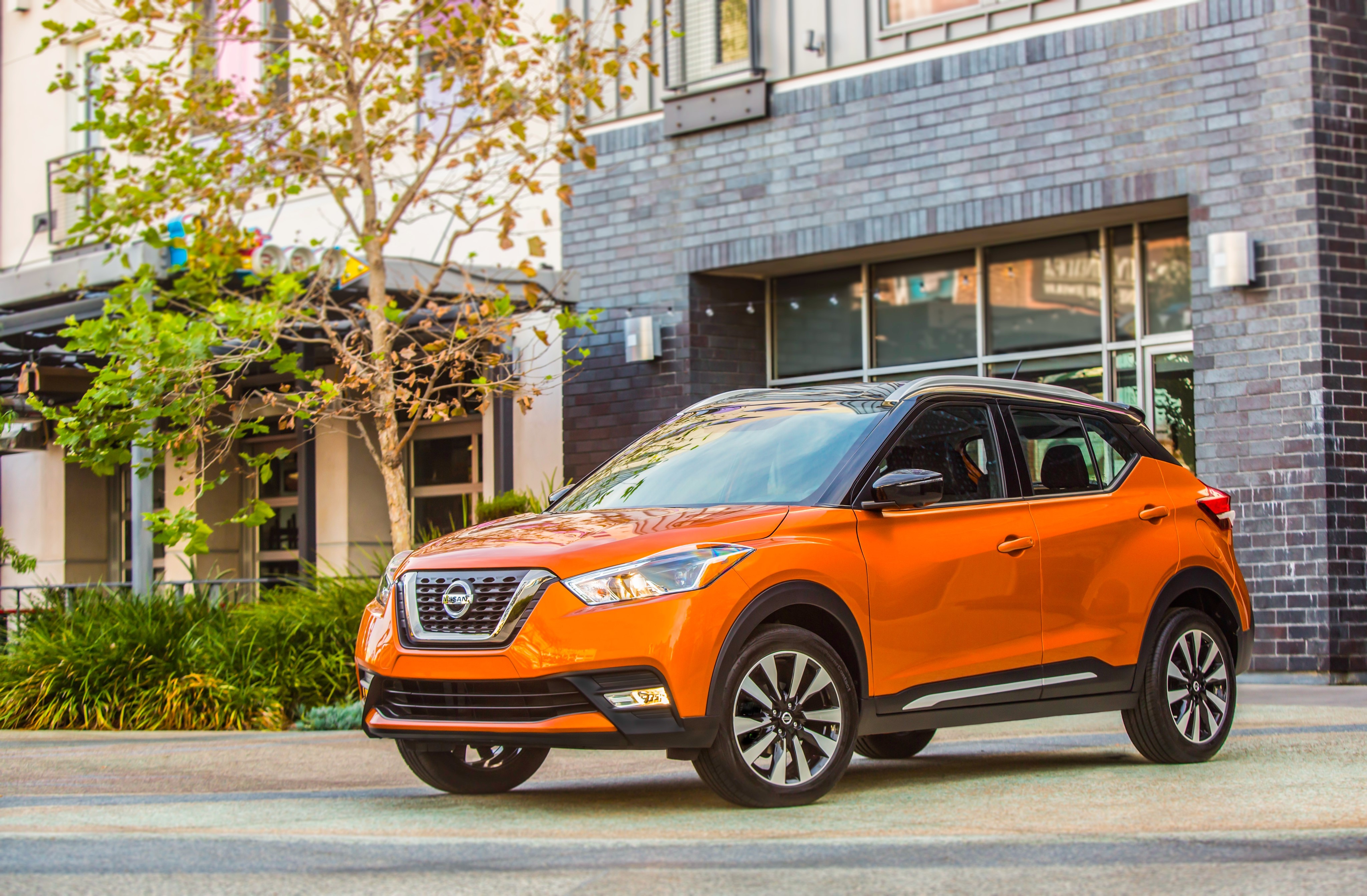 Orange 2018 Nissan Kicks HD Wallpaper