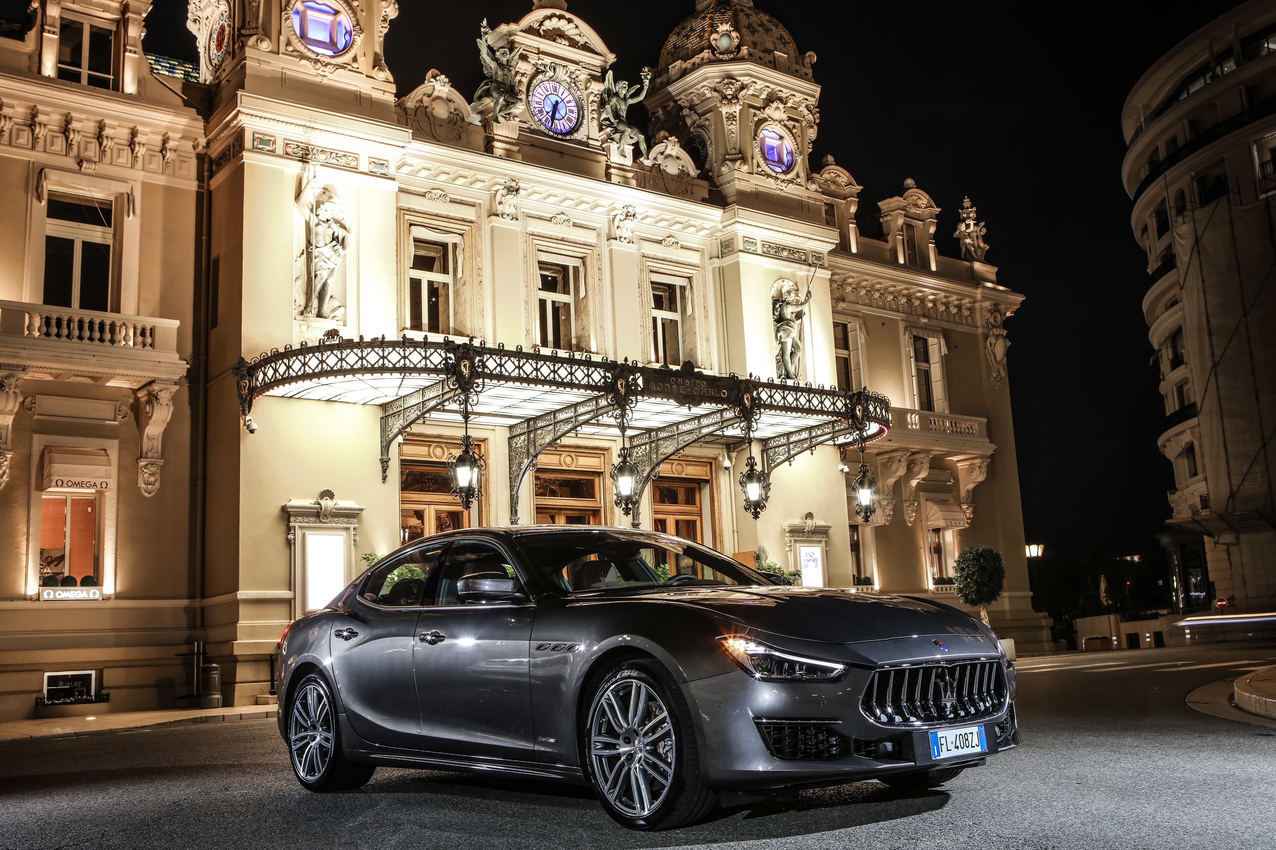 Maserati Ghibli S GranLusso in front of Casino de Monte-Carlo HD Wallpaper