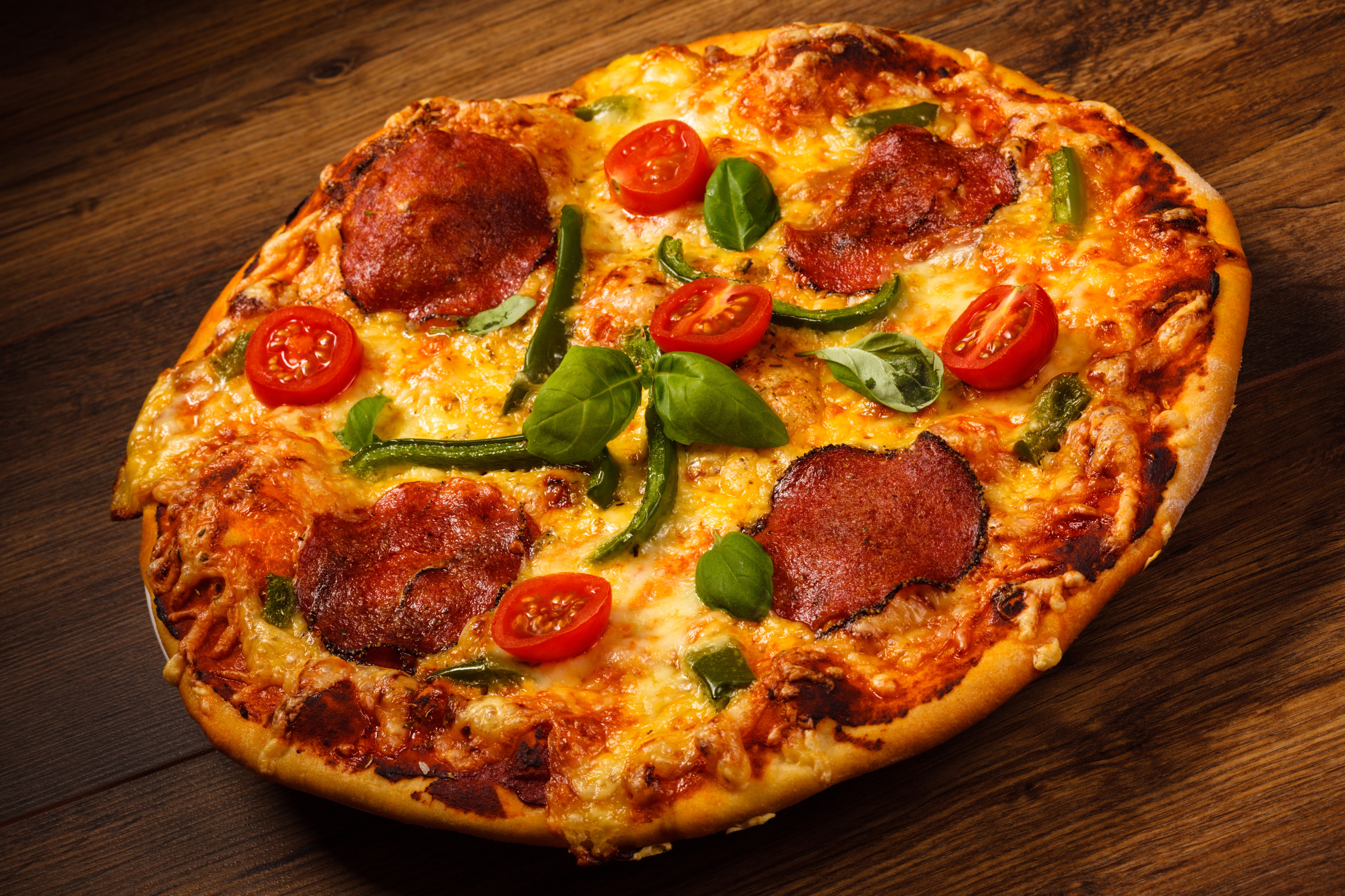 Pepperoni Pizza with Tomatoes and Basil HD Wallpaper