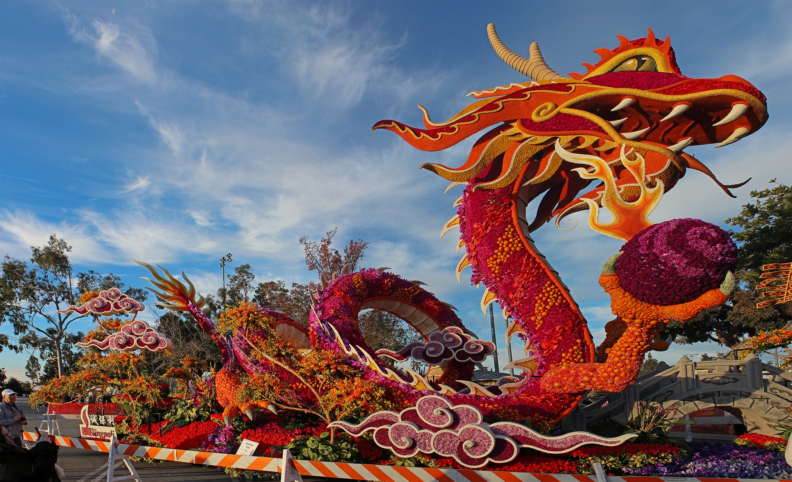 Dragon float at the Rose Parade in Pasadena, California HD Wallpaper
