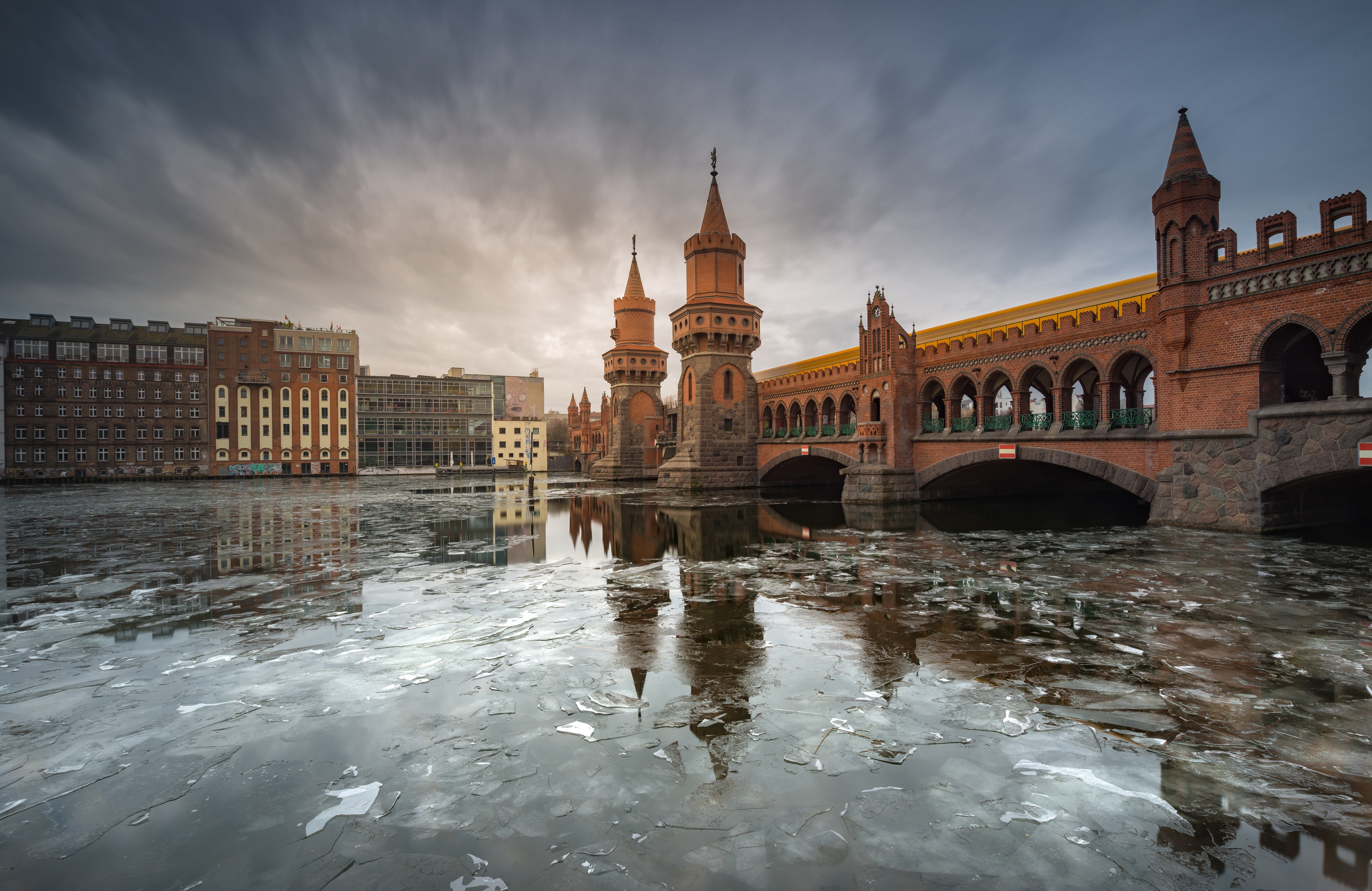 Oberbaum Bridge in Berlin, Germany with Ice on River HD Wallpaper